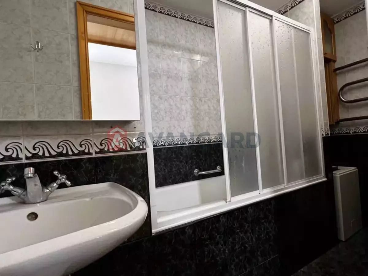 4 . , 75/-/7 . ., 5/9   9