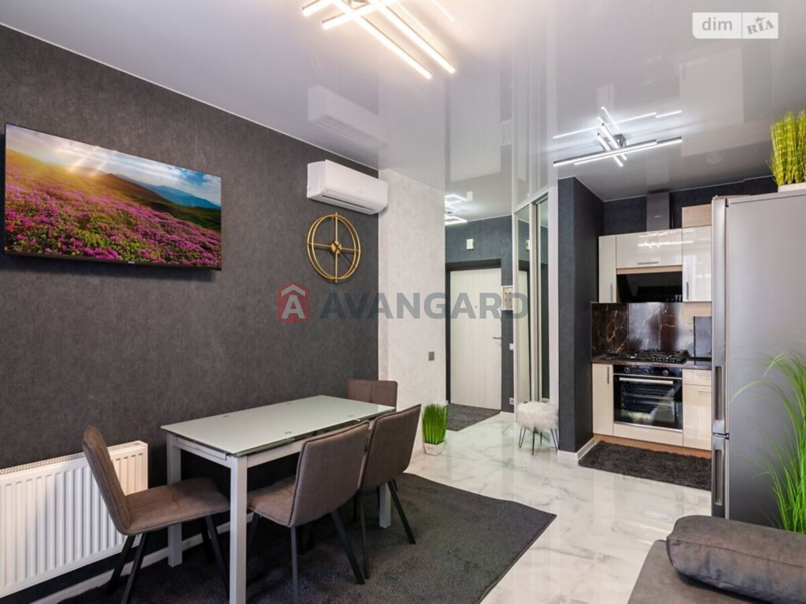 1 ��. ��������, 40/-/- ��. �., 4/10 ������ ���� 1