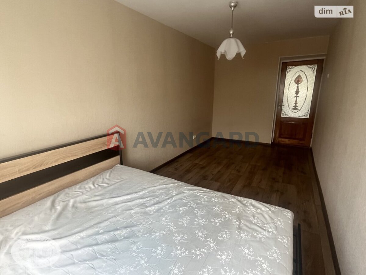 2 ��. ��������, 43/29/5 ��. �., 3/5 ������ ���� 8