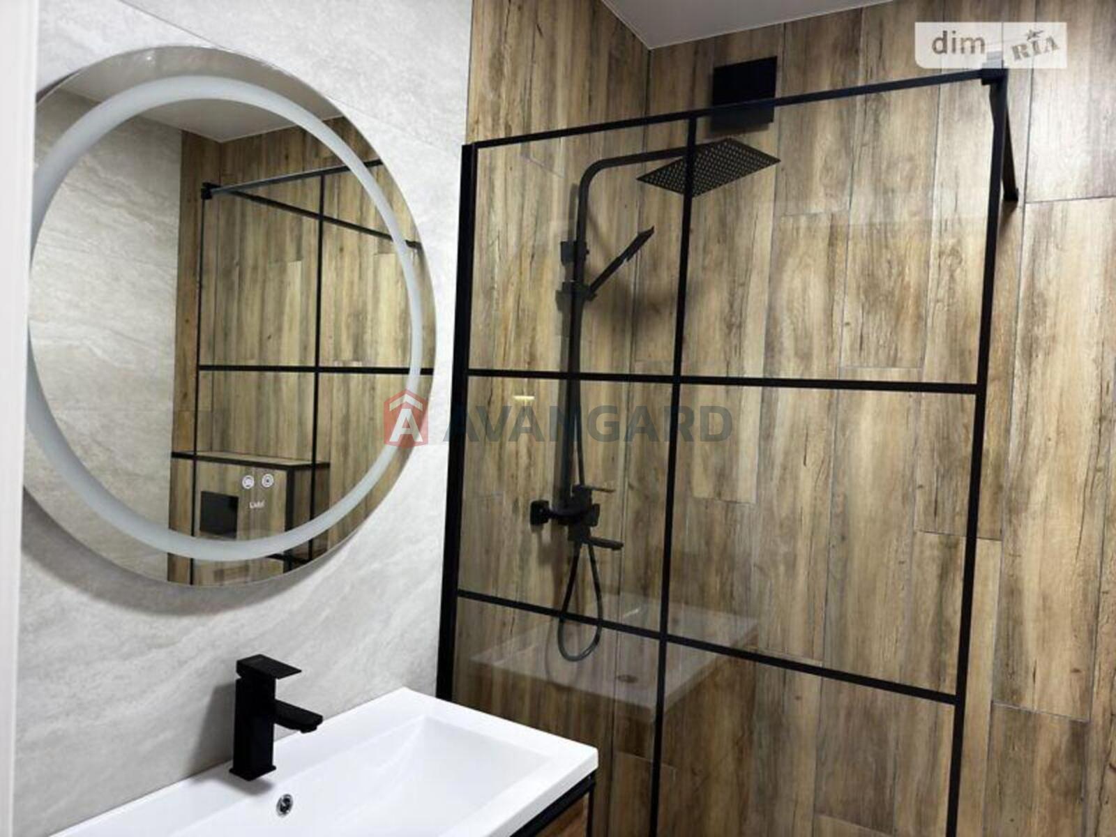 1 ��. ��������, 38/-/11 ��. �., 7/8 ������ ���� 15