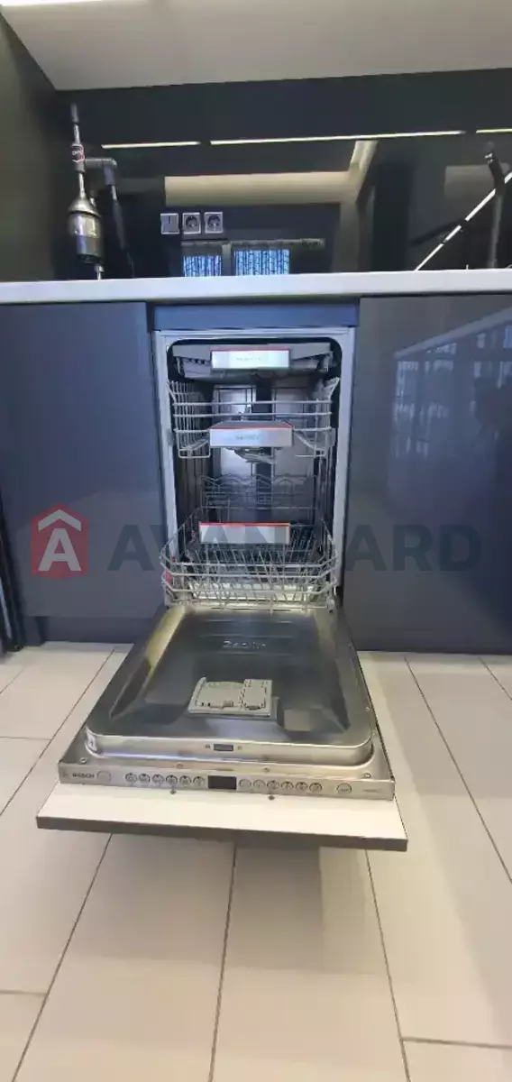 3 ��. ��������, 80/-/- ��. �., 8/9 ������ ���� 18