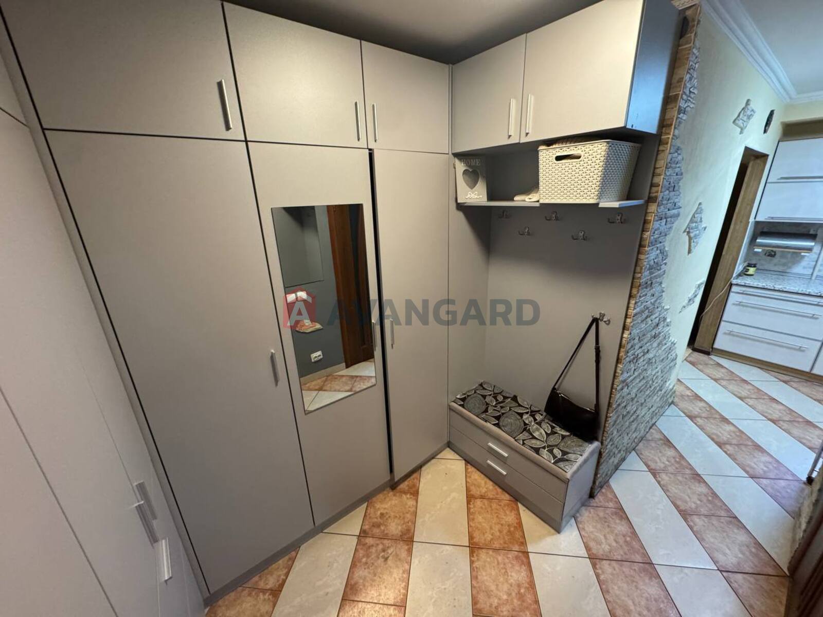 3 ��. ��������, 66/39/7 ��. �., 8/9 ������ ���� 16