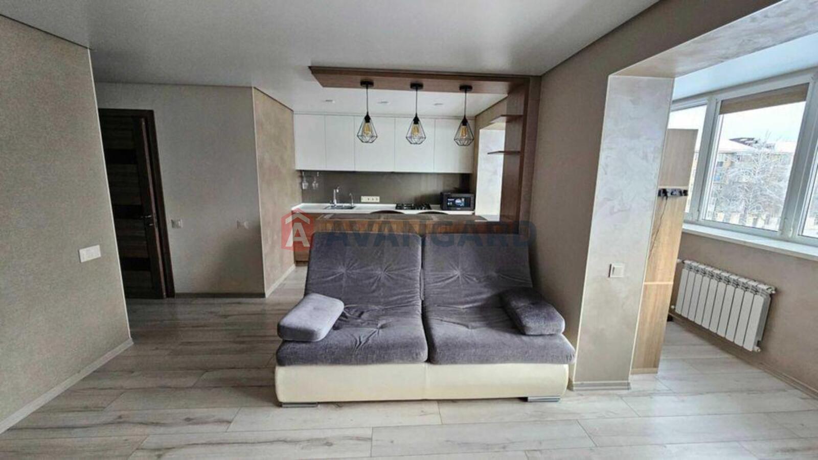 1 ��. ��������, 46/-/6 ��. �., 4/9 ������ ���� 8