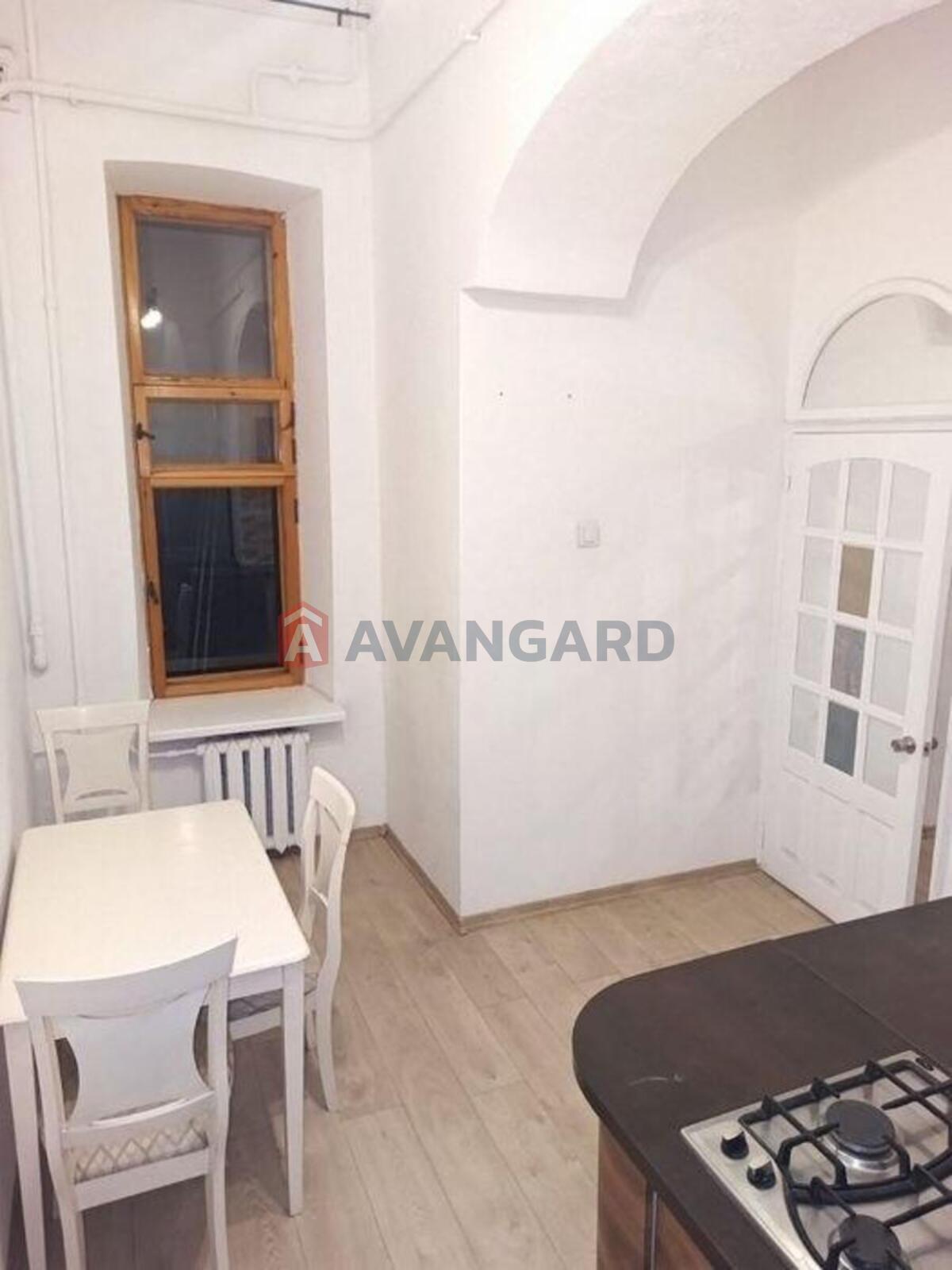 1 ��. ��������, 68/-/11 ��. �., 2/4 ������ ���� 1