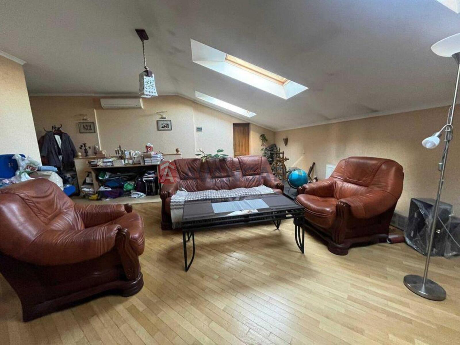 4 ��. ��������, 140/-/12 ��. �., 4/4 ������ ���� 9