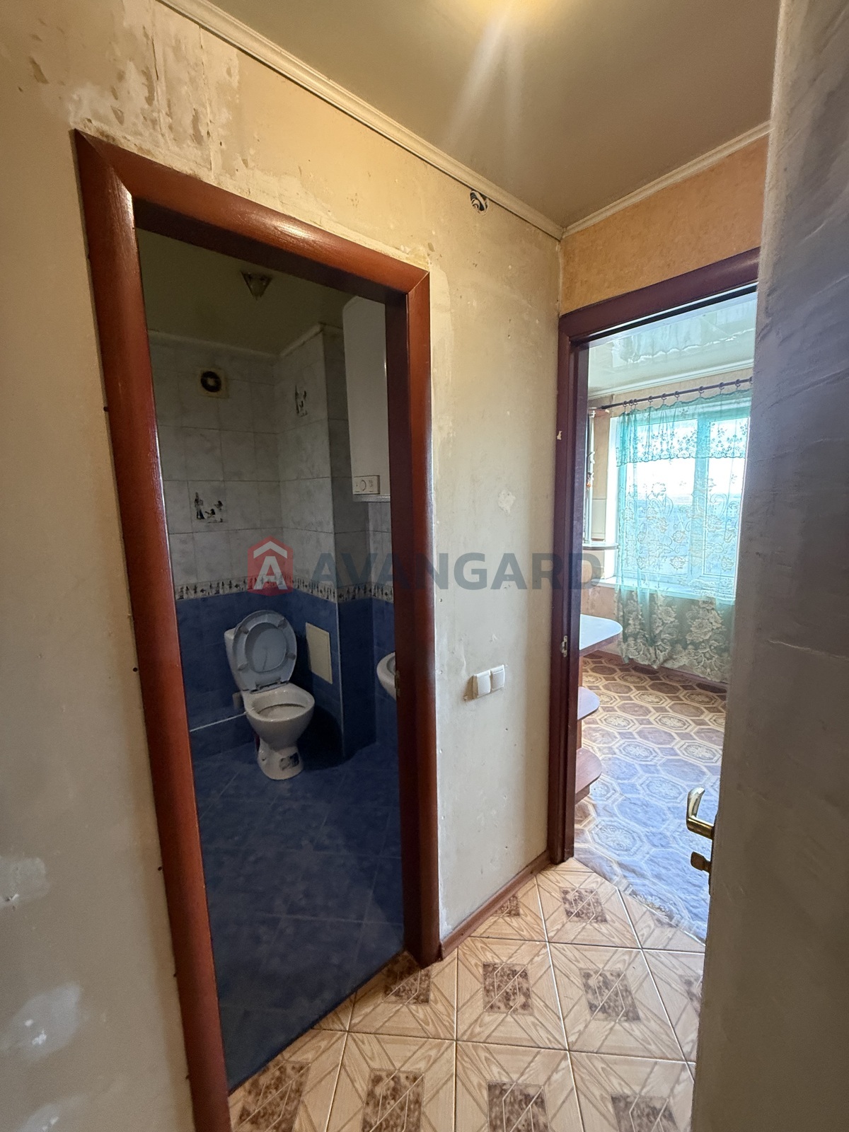 2 ��. ��������, 50/-/8 ��. �., 7/9 ������ ���� 8