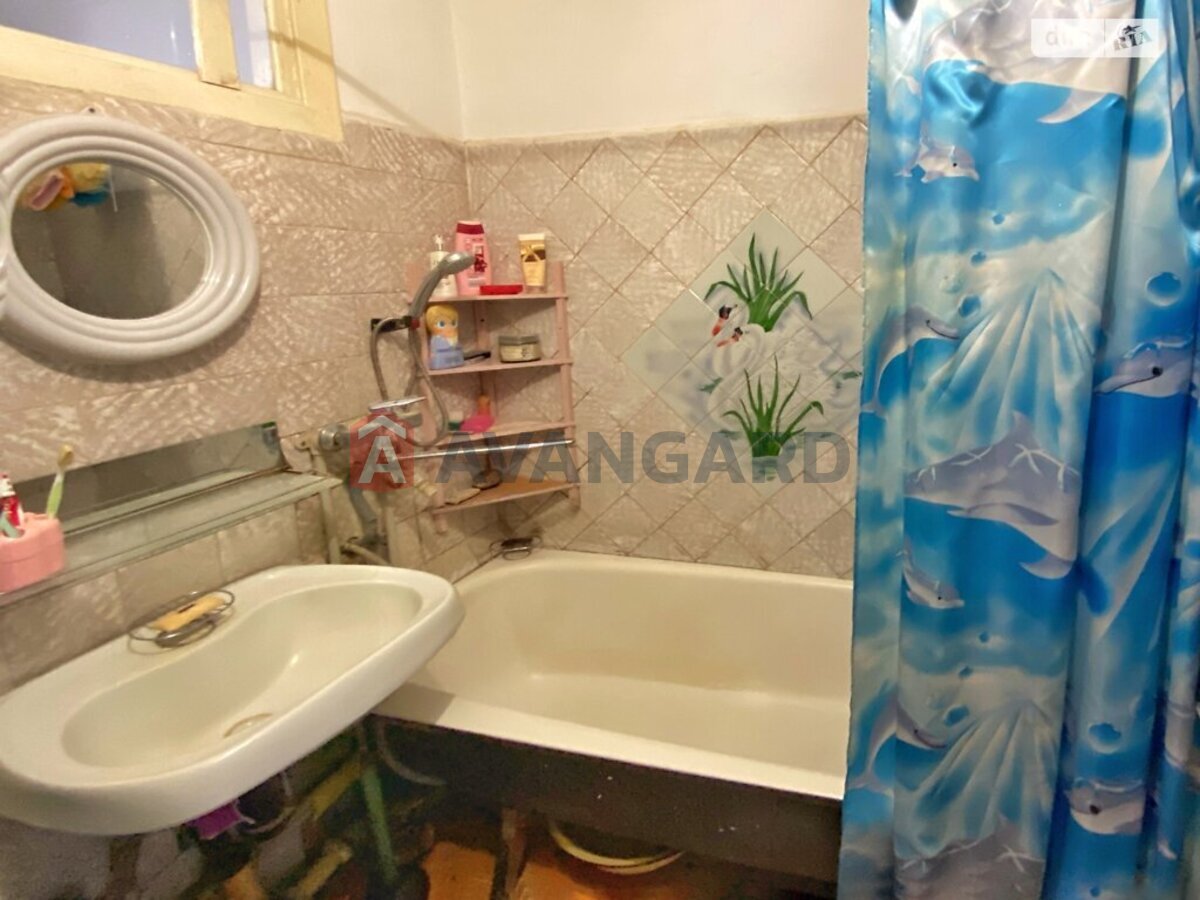 3 ��. ��������, 65/39/8 ��. �., 4/5 ������ ���� 12