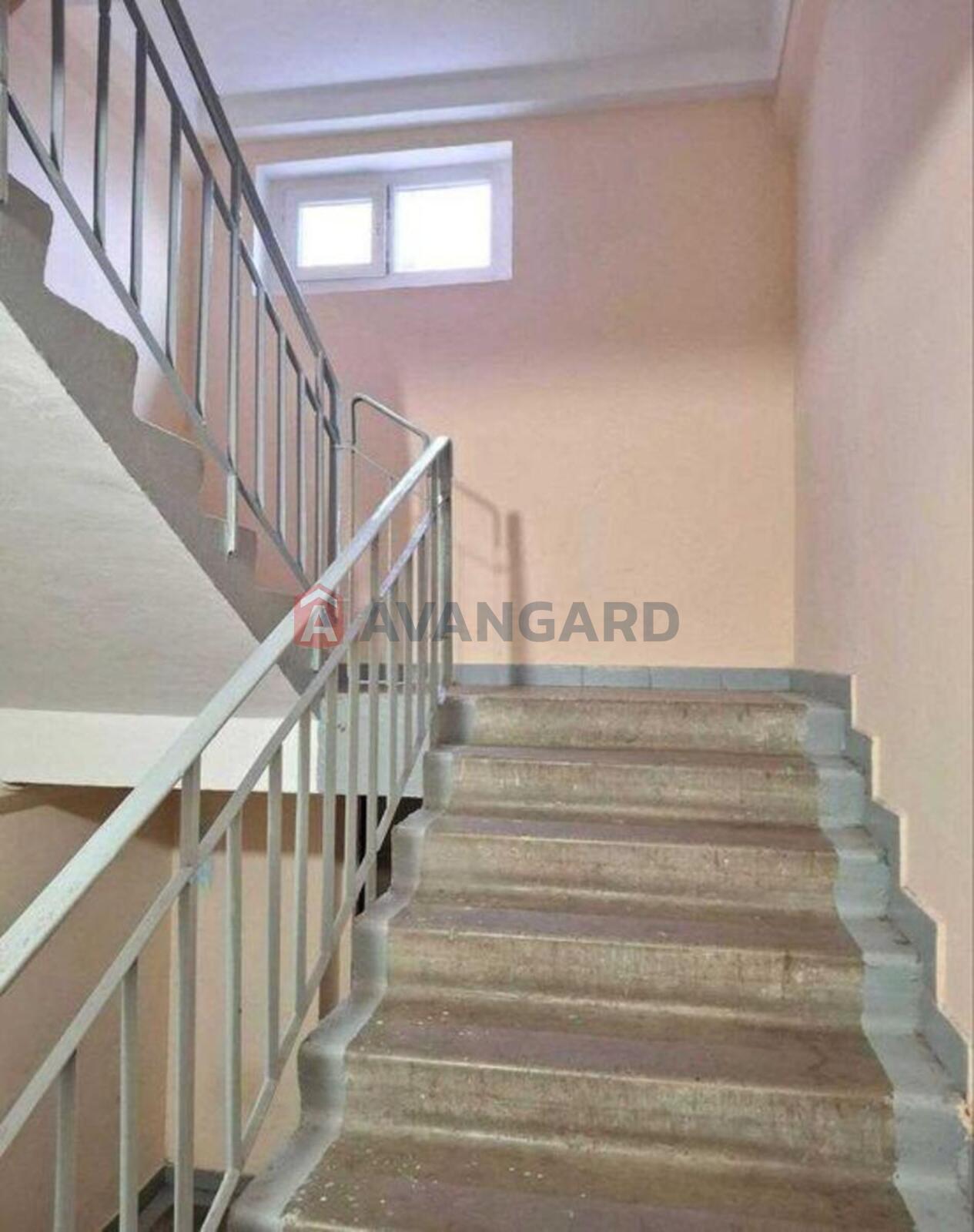 2 ��. ��������, 26/-/7 ��. �., 3/10 ������ ���� 9