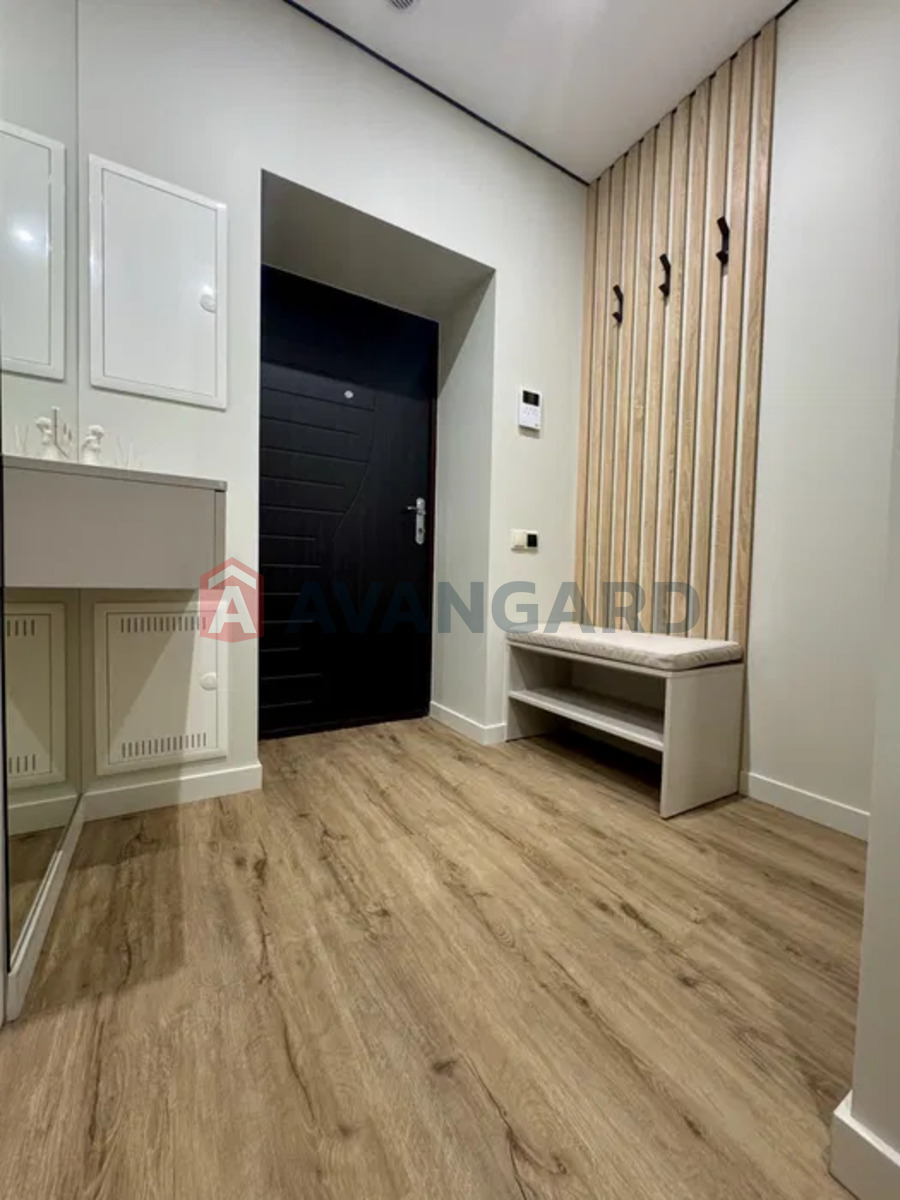 1 ��. ��������, 40/-/13 ��. �., 7/10 ������ ���� 24