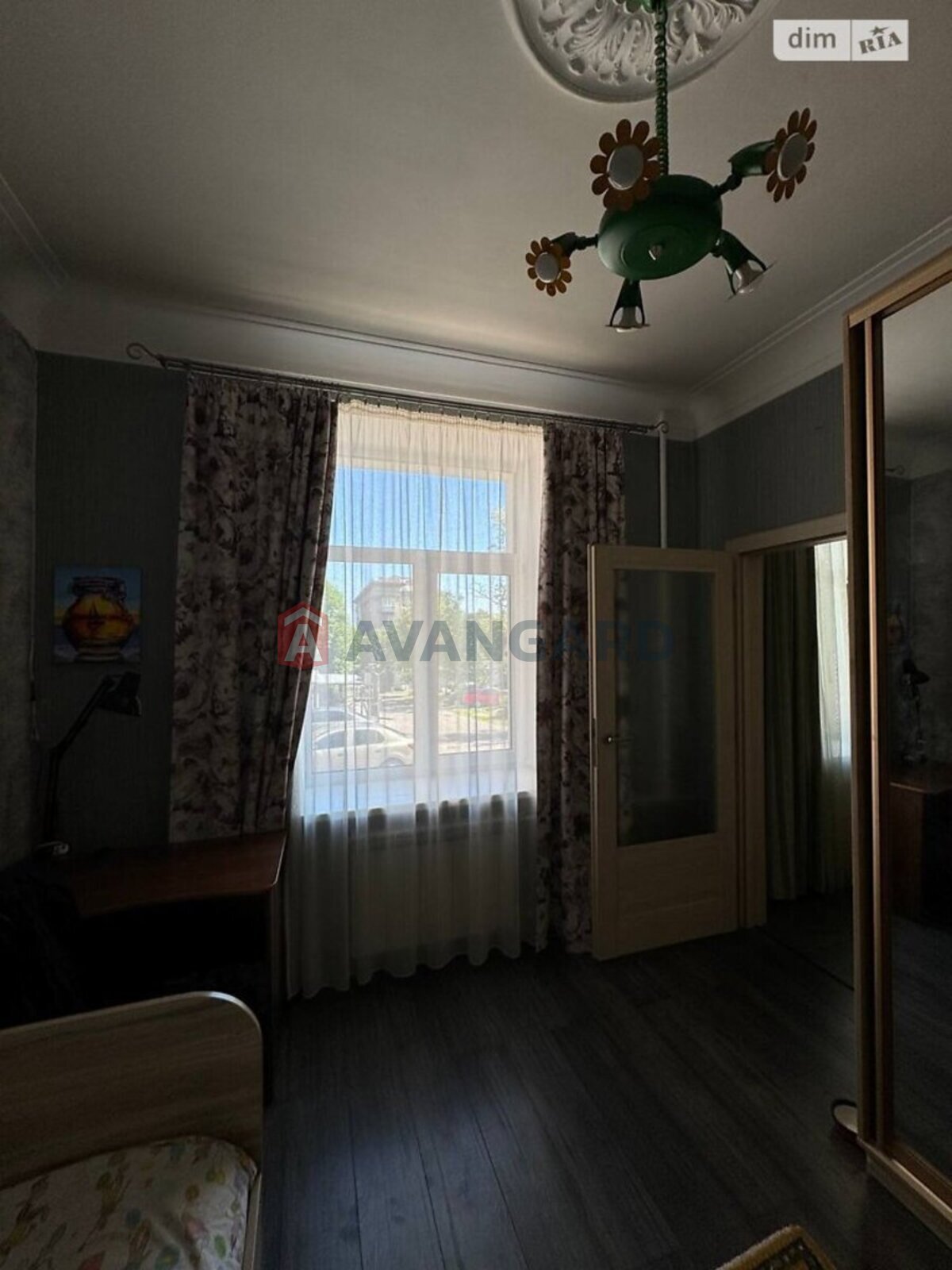 3 ����. ��������, 70/40/7 ��. �., 1/6 ���� ���� 27