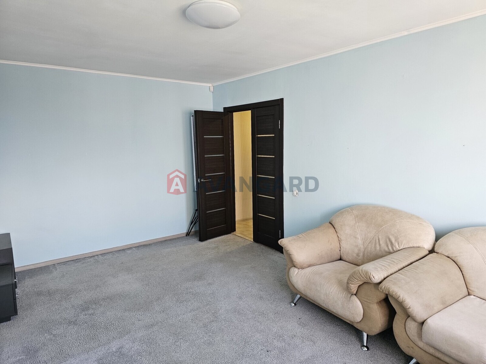 4 ��. ��������, 84,3/50,4/10,3 ��. �., 8/10 ������ ���� 5