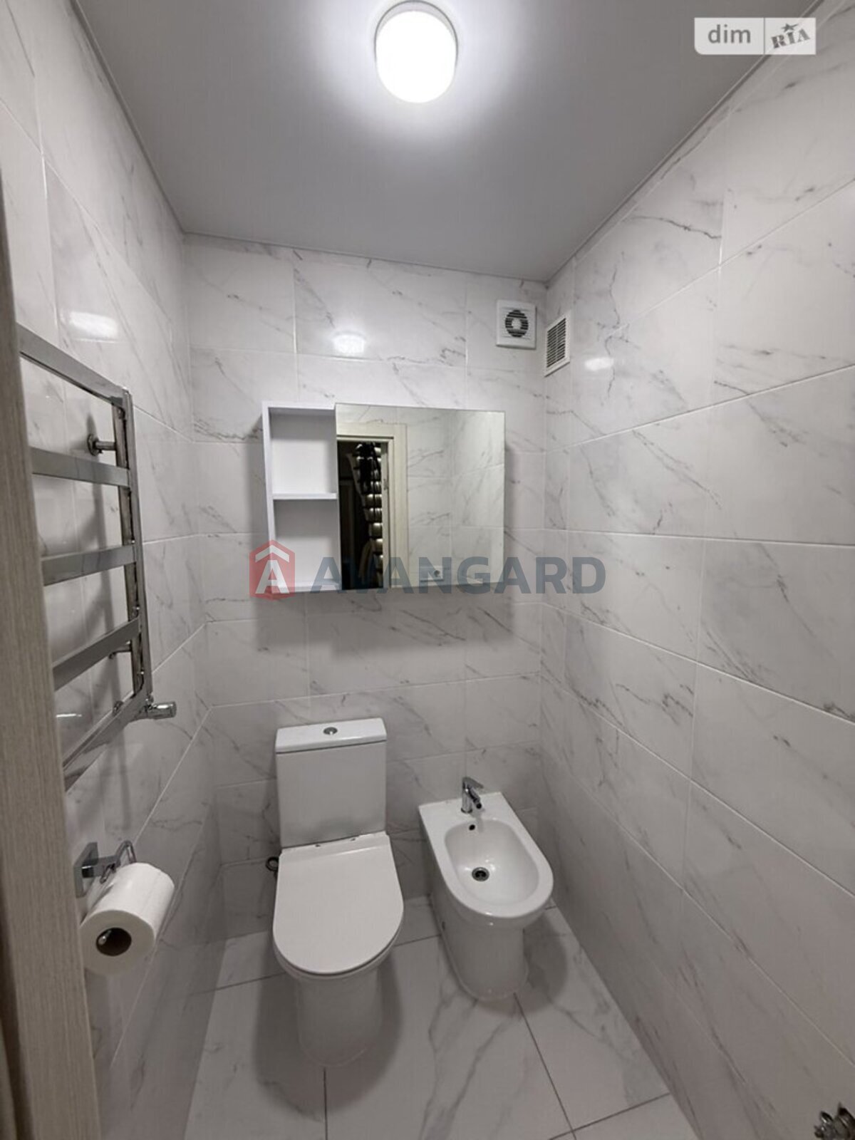 3 ��. ��������, 95/-/- ��. �., 9/10 ������ ���� 9