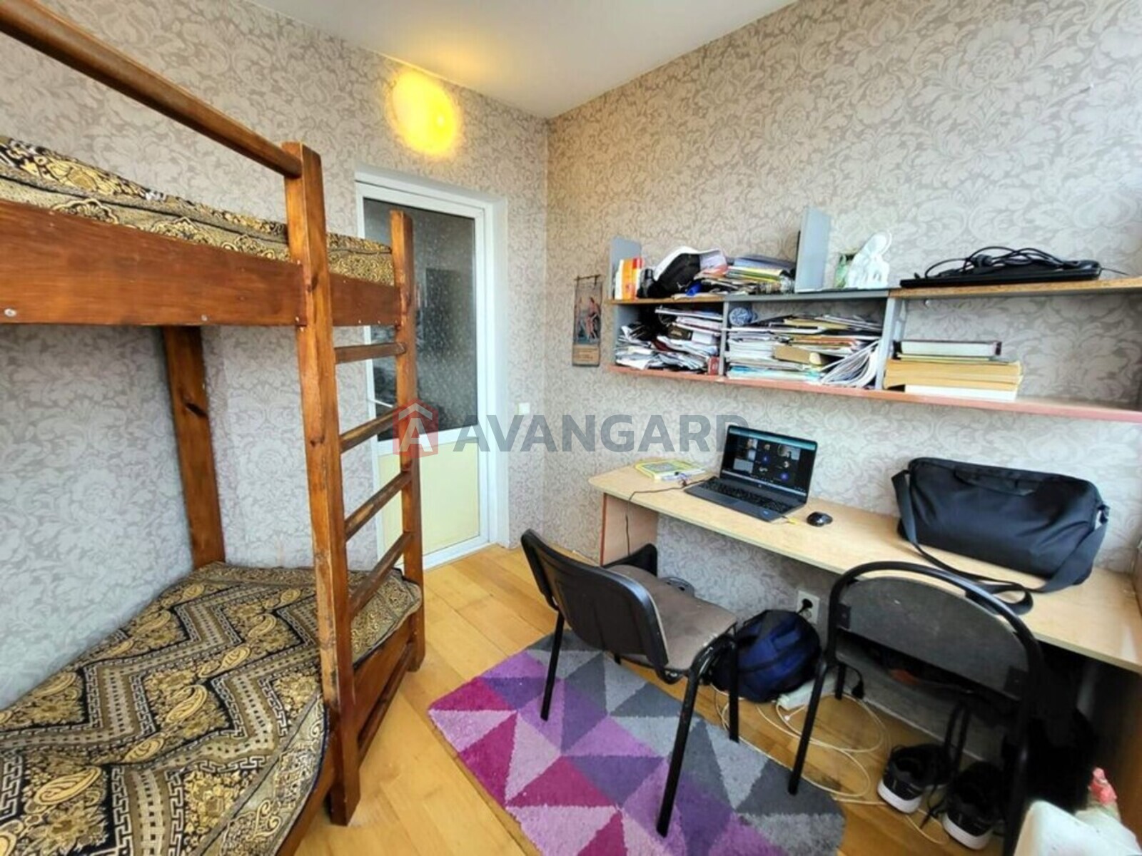 4 ����. ��������, 95/-/12 ��. �., 10/10 ���� ���� 10