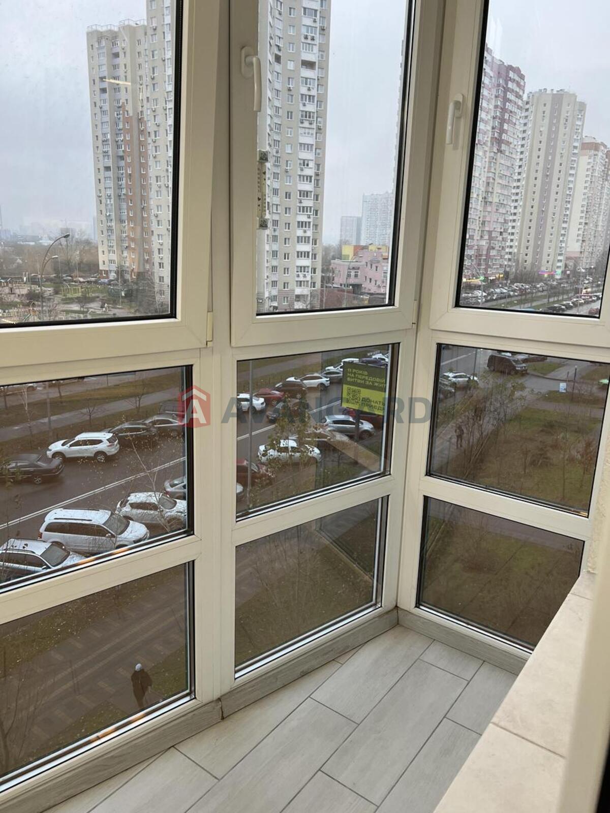 1 ��. ��������, 38/17/9 ��. �., 5/25 ������ ���� 6