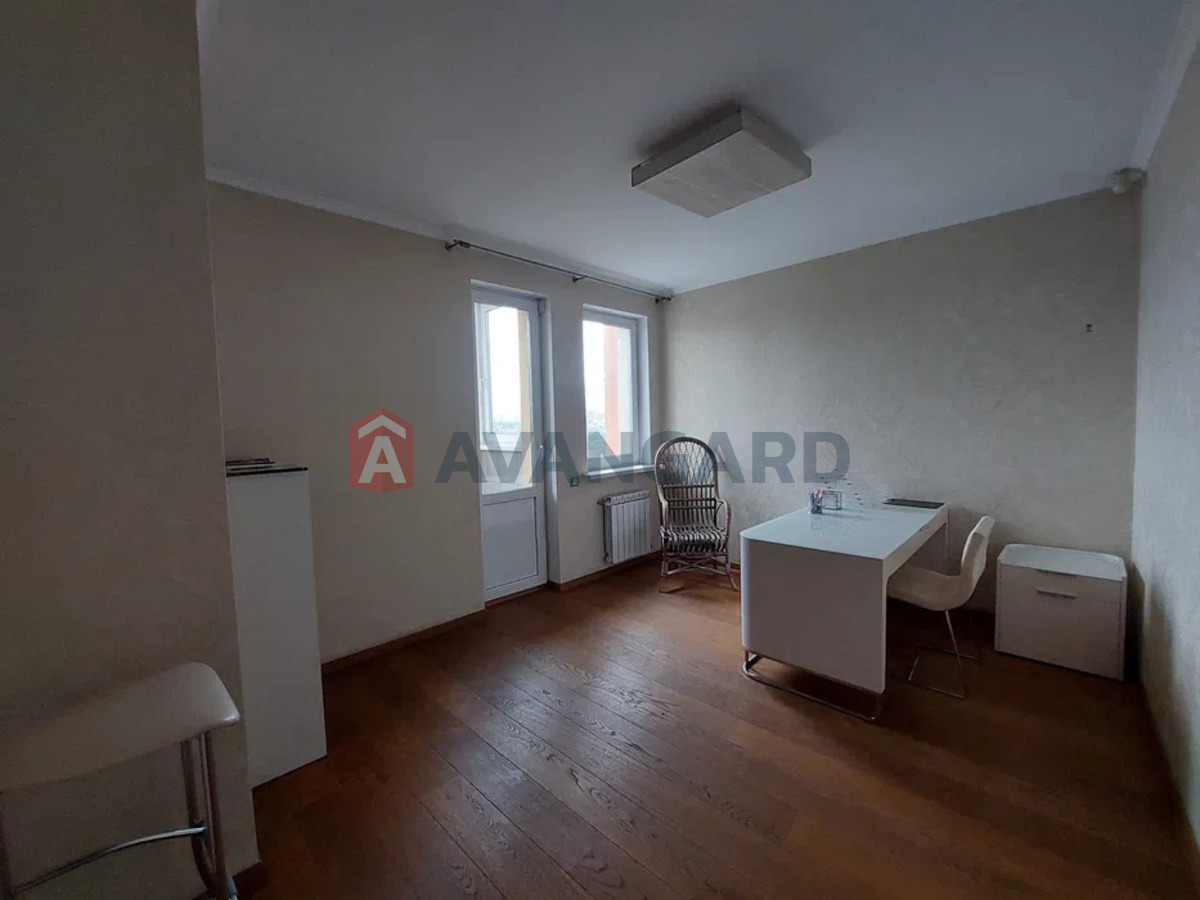 4 ��. ��������, 158/-/14 ��. �., 16/18 ������ ���� 6