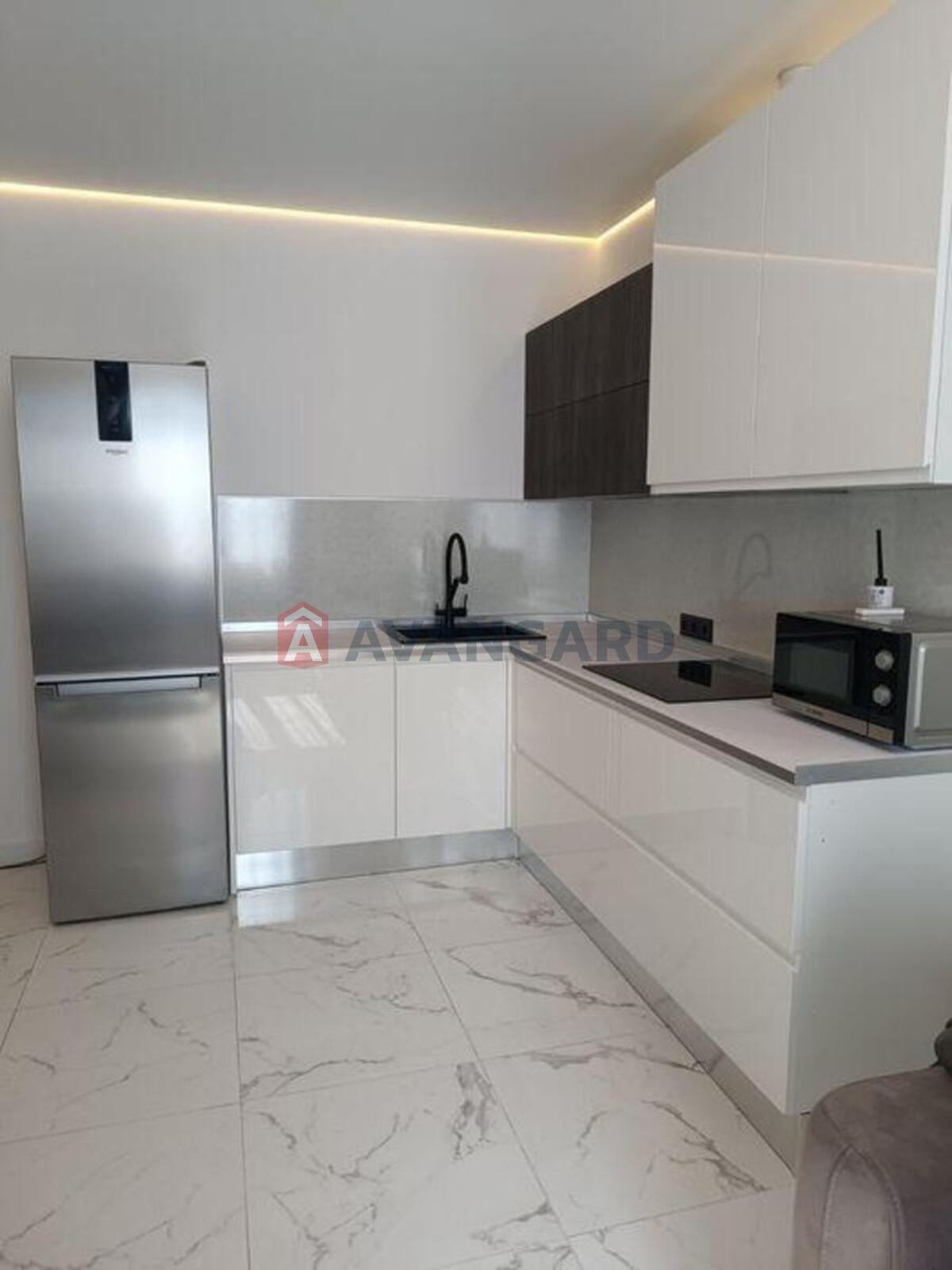 1 ��. ��������, 38/-/12 ��. �., 24/24 ������ ���� 3