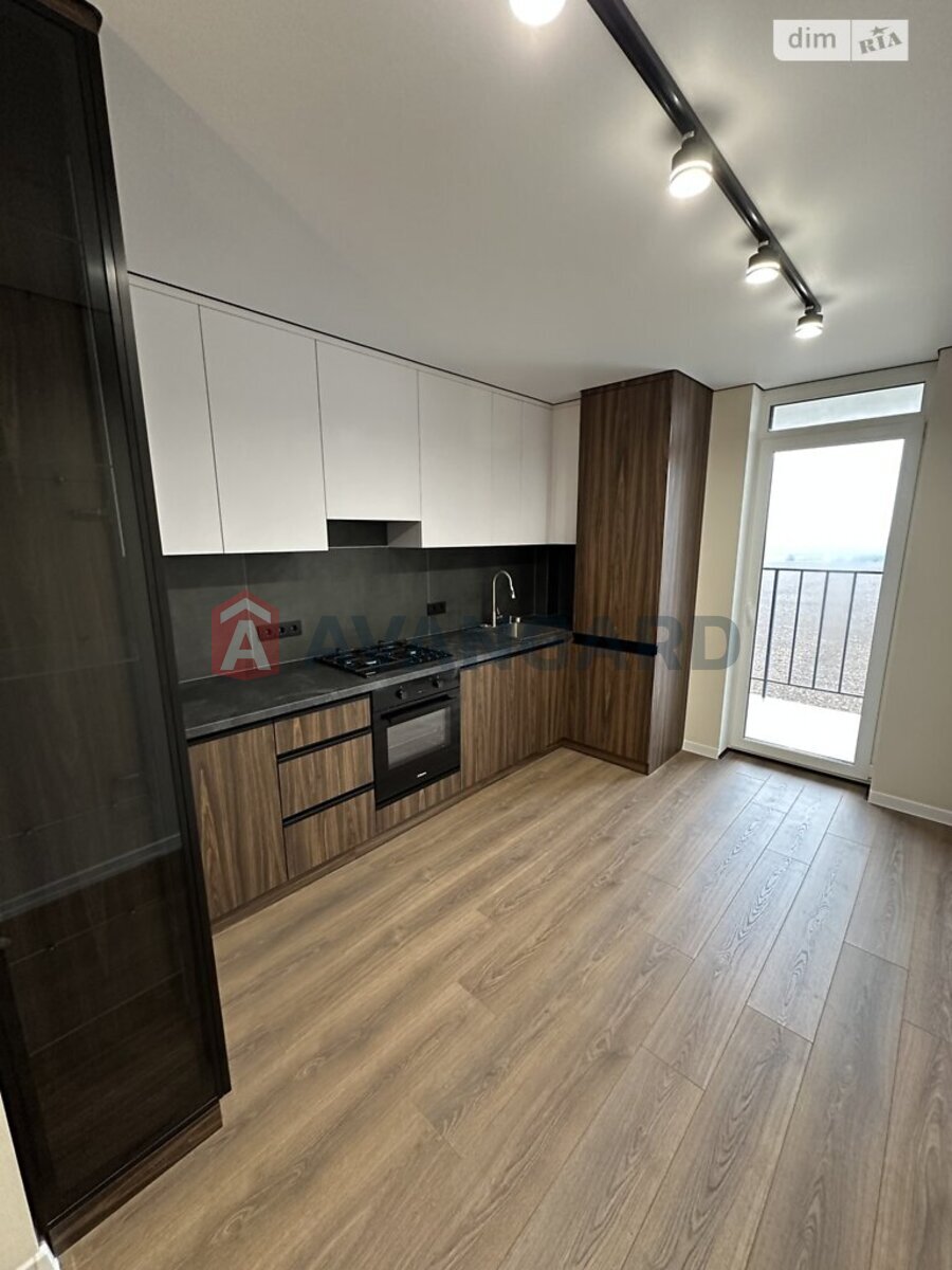 1 ��. ��������, 44/-/18 ��. �., 9/9 ������ ���� 6