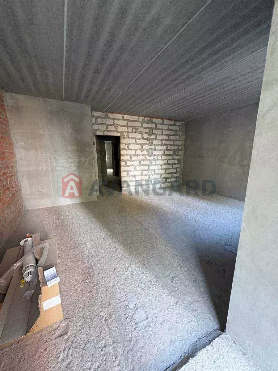 2 ��. ��������, 73/-/33 ��. �., 2/10 ������ ���� 5