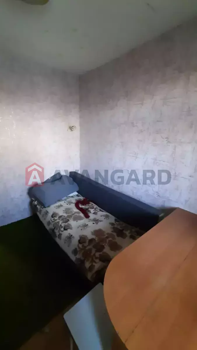 2 ��. ��������, 40/-/- ��. �., 2/12 ������ ���� 10