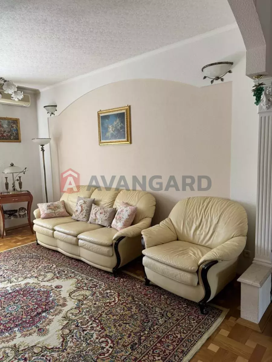 3 ��. ��������, 73/-/11 ��. �., 3/4 ������ ���� 3