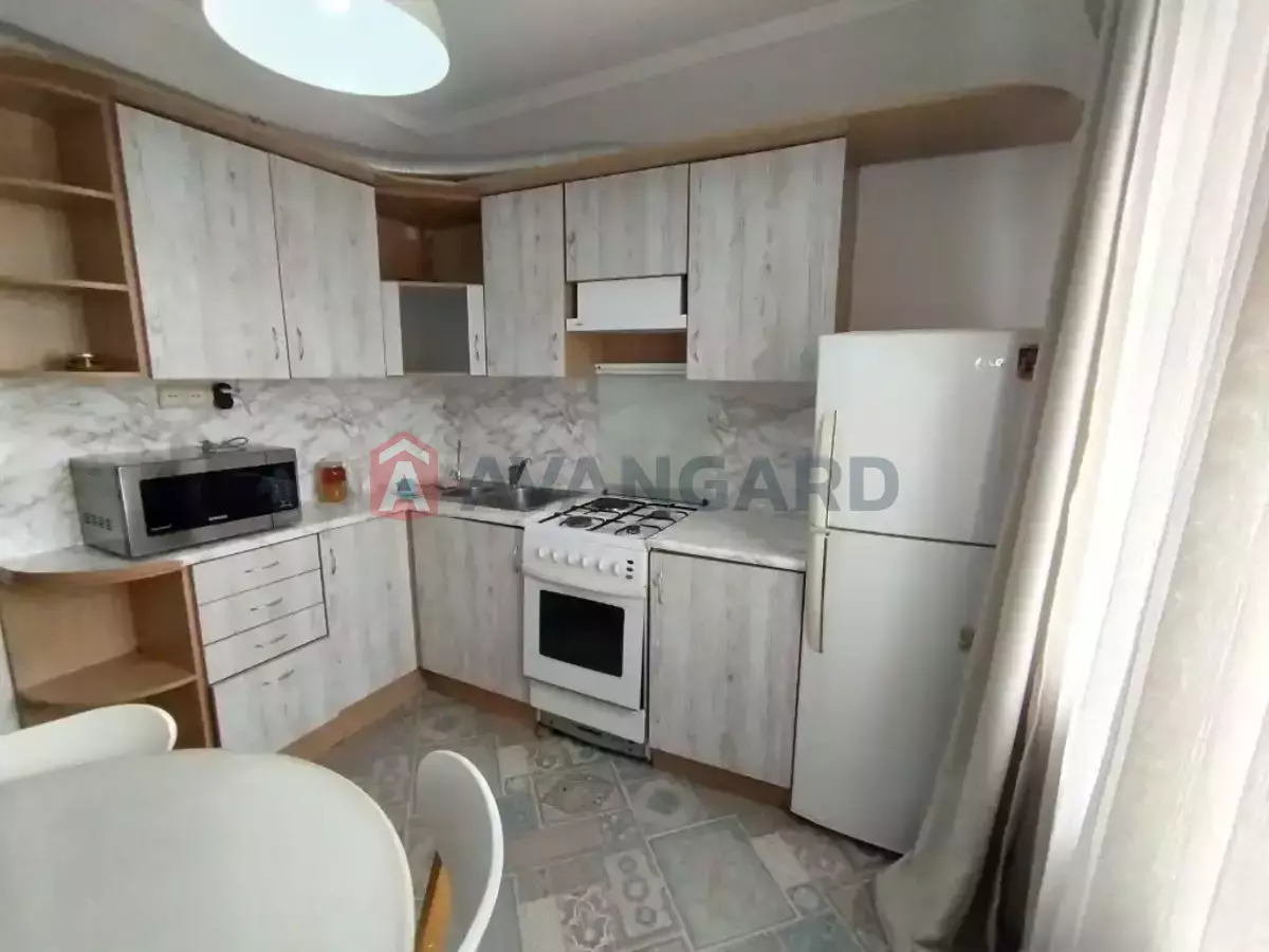 2 ��. ��������, 53/33/8 ��. �., 9/9 ������ ���� 6