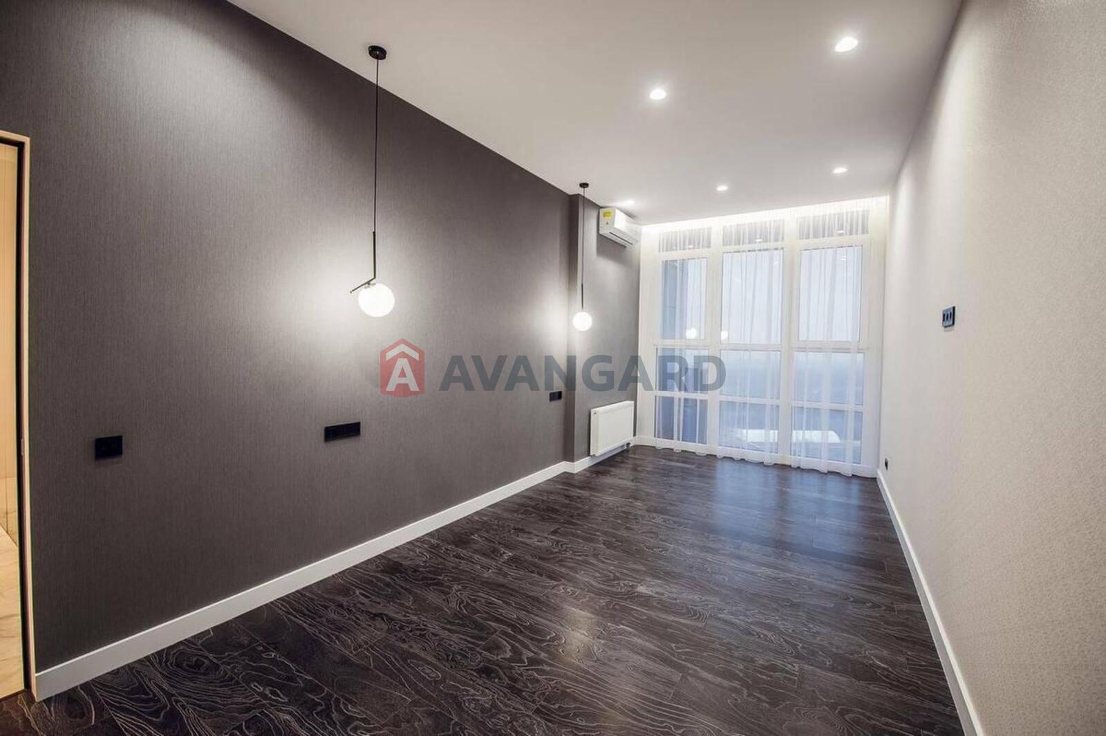 4 ��. ��������, 182/95/40 ��. �., 29/30 ������ ���� 10