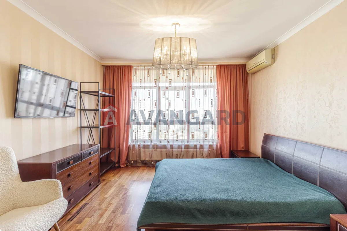 3 ��. ��������, 87/-/16 ��. �., 21/25 ������ ���� 10