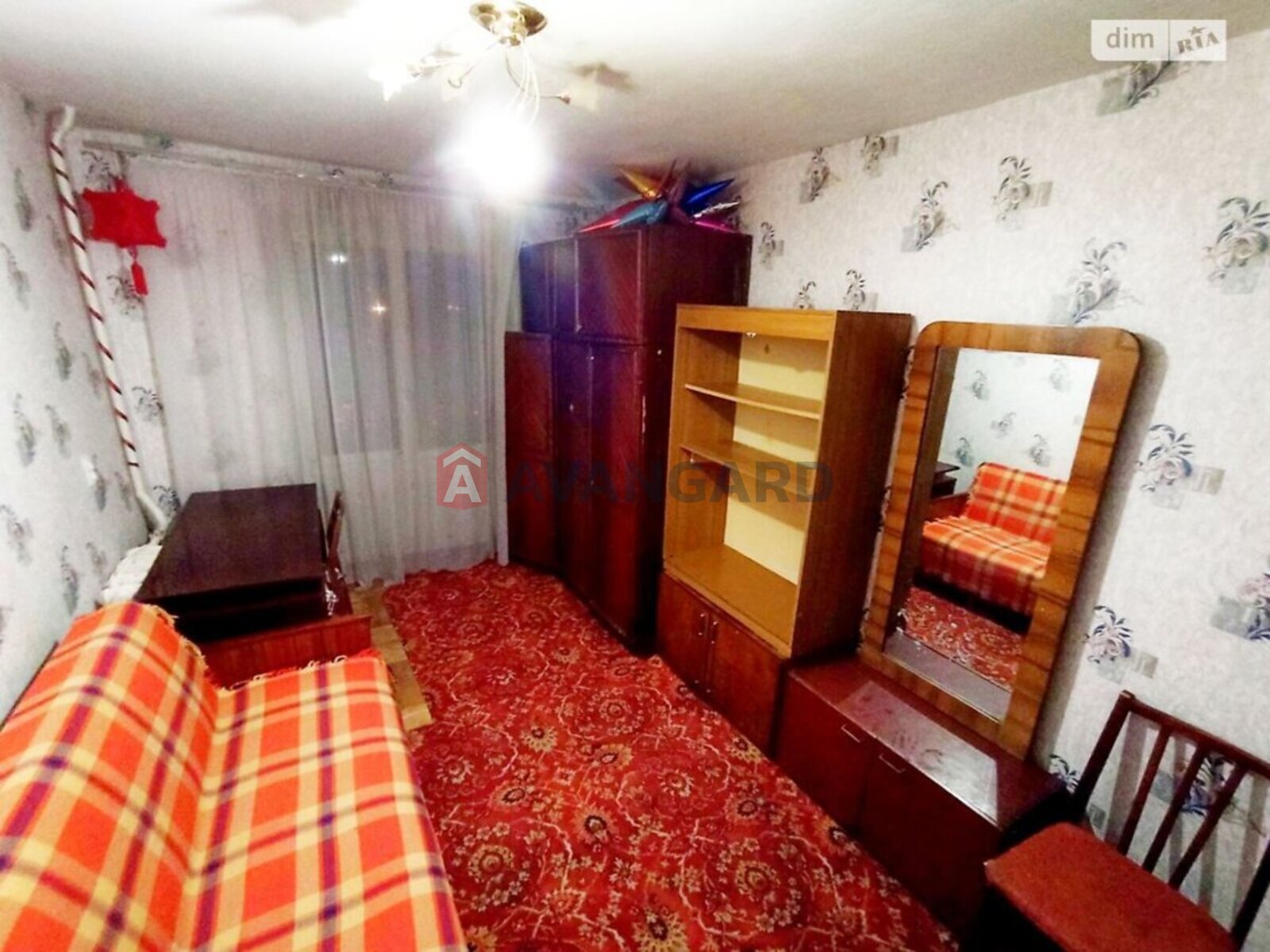 4 ��. ��������, 82/51/7 ��. �., 5/9 ������ ���� 23