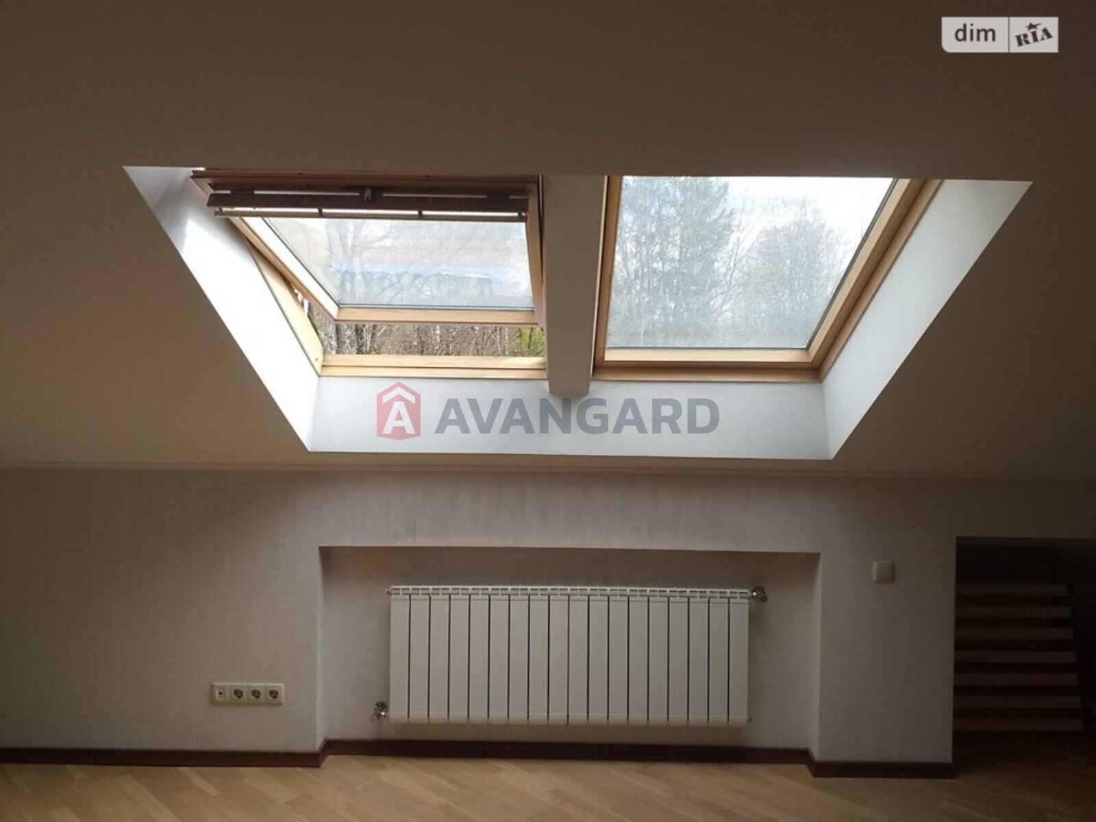 4 ��. ��������, 156/107/15 ��. �., 3/4 ������ ���� 13