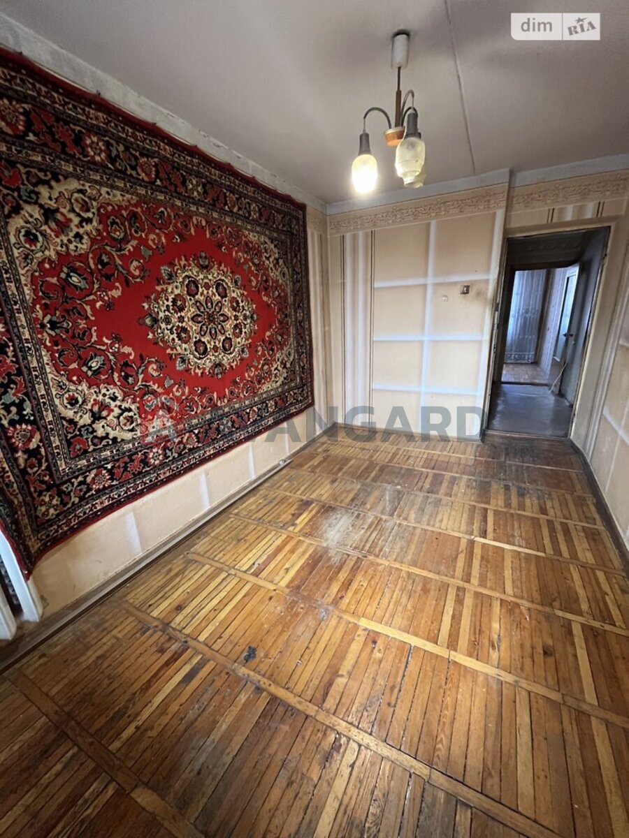 3 ��. ��������, 64/36/8 ��. �., 4/9 ������ ���� 17