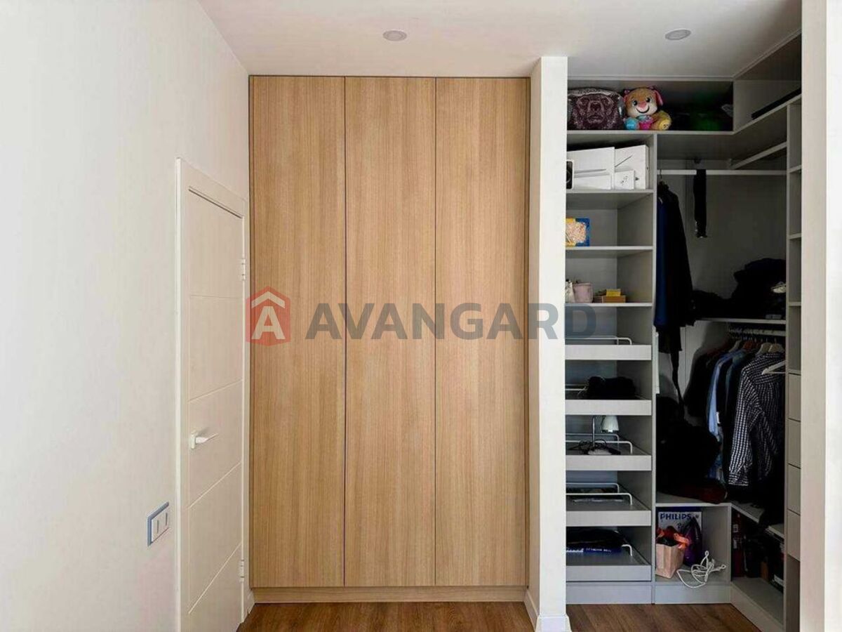 1 ��. ��������, 54/-/5 ��. �., 4/5 ������ ���� 8