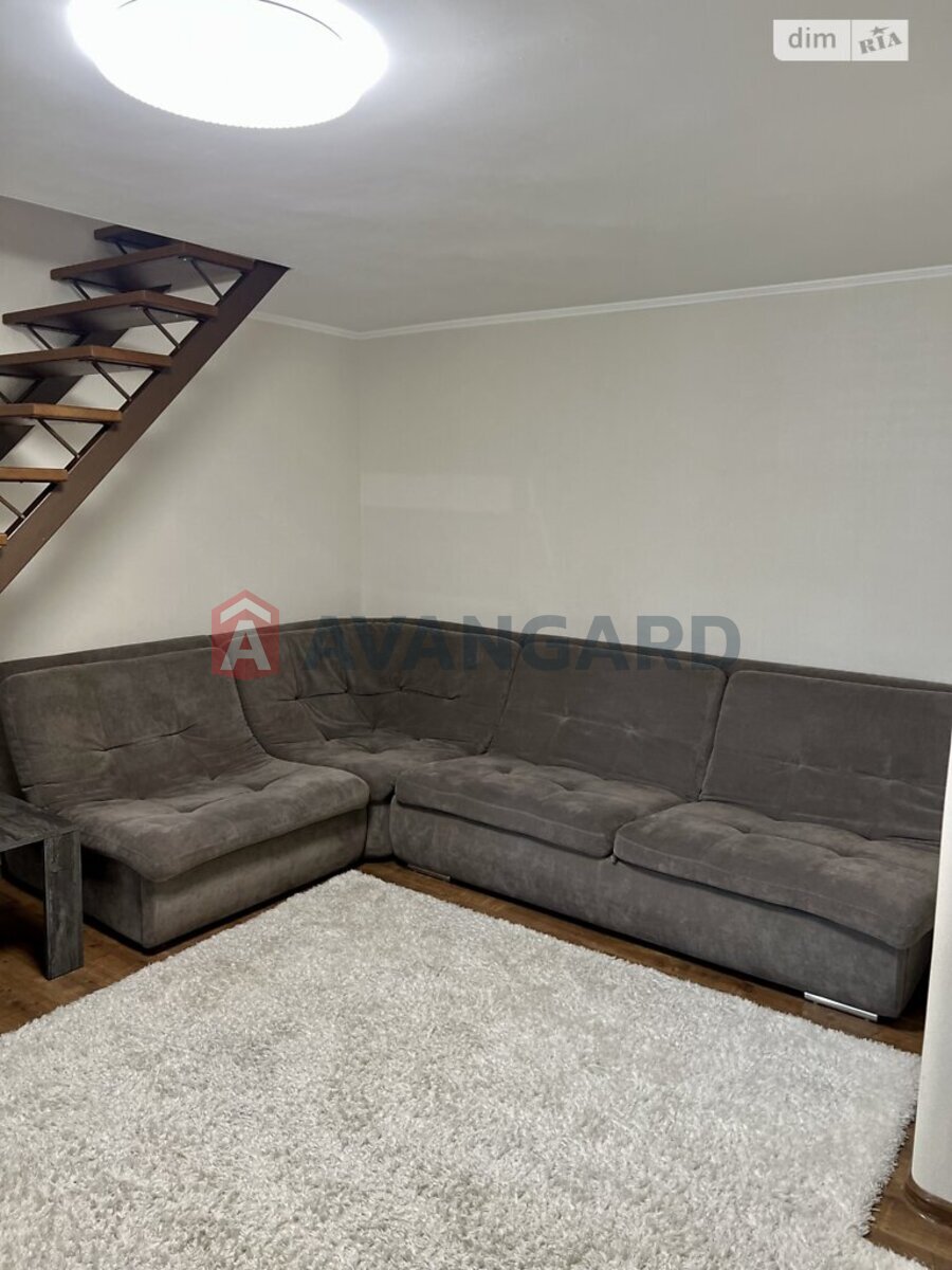 3 ����. ��������, 110/45/18 ��. �., 4/5 ���� ���� 12