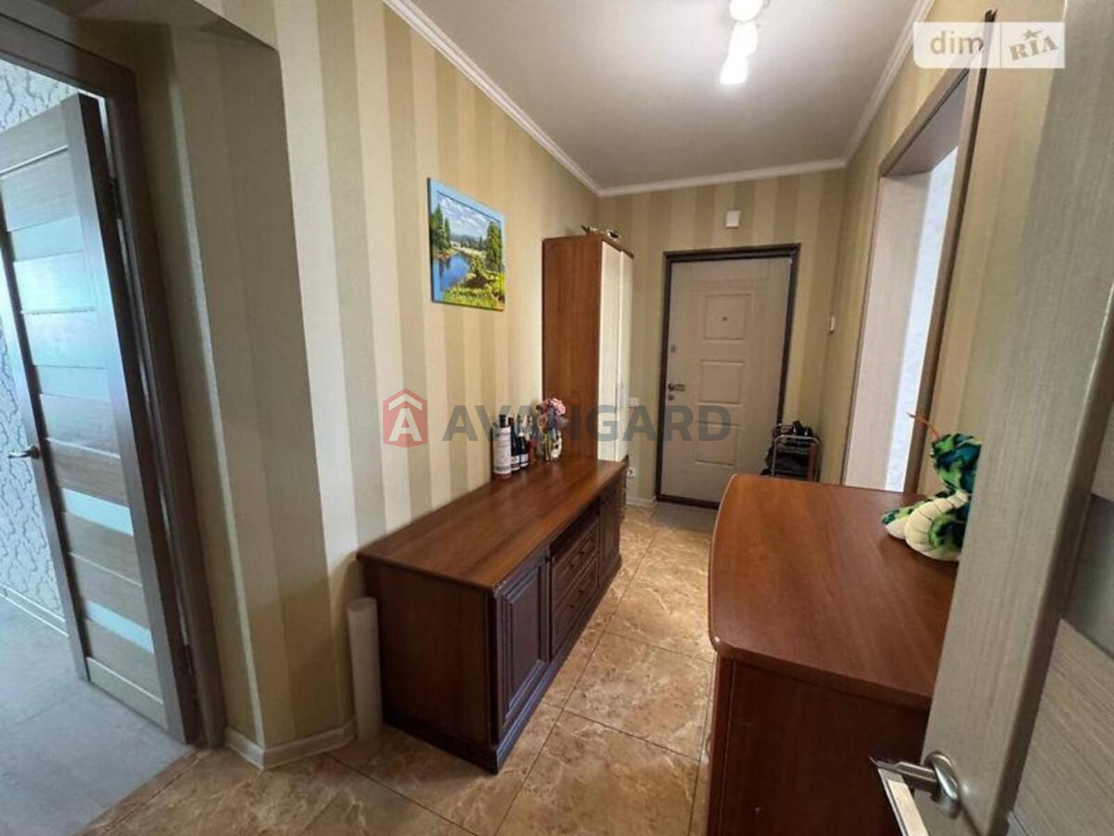 2 ��. ��������, 55/33/11 ��. �., 2/5 ������ ���� 8