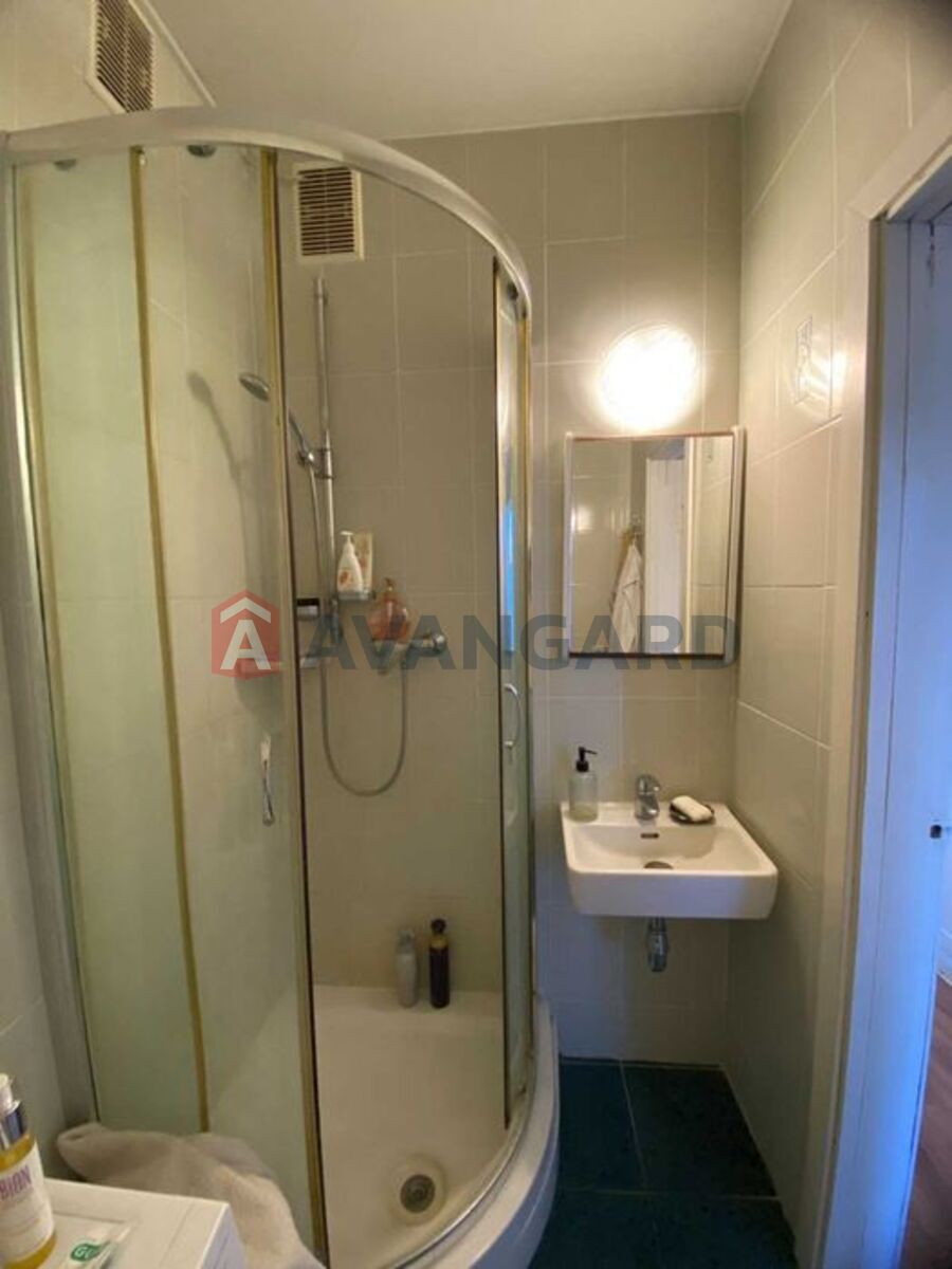 4 ��. ��������, 93/-/8 ��. �., 5/9 ������ ���� 16