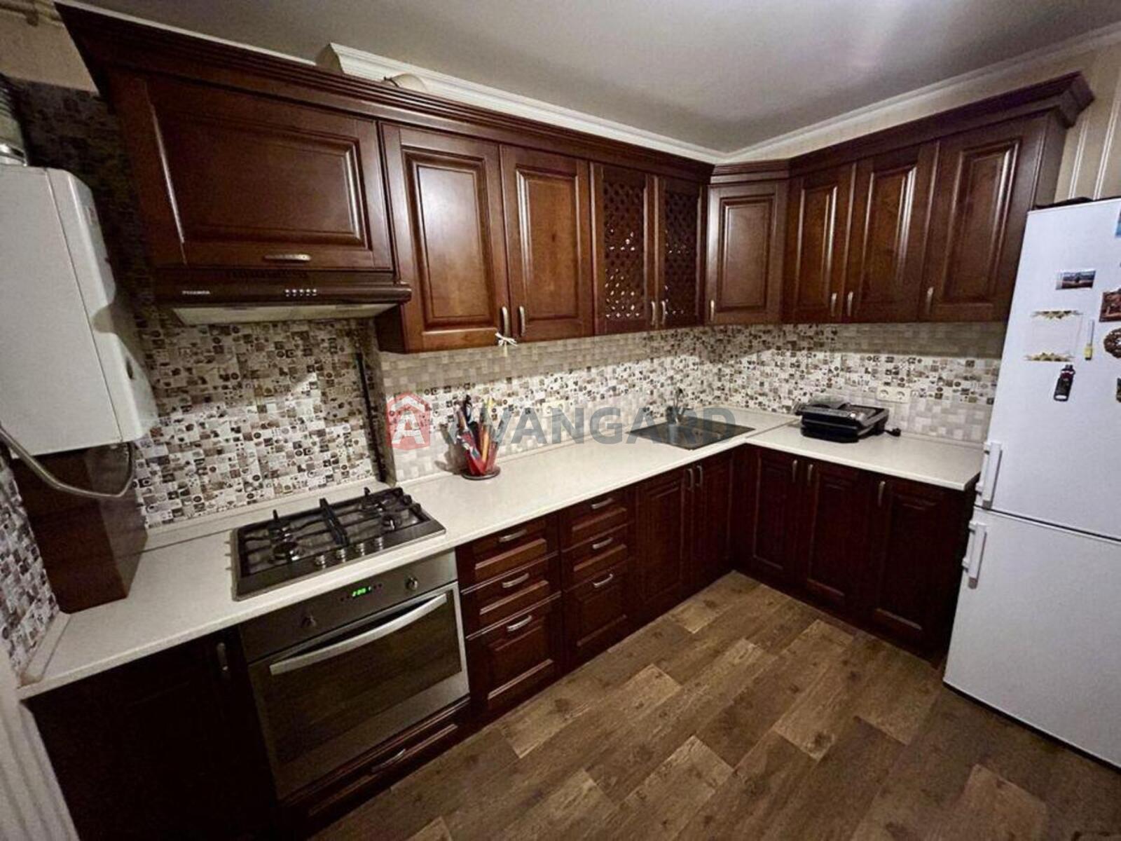 1 ��. ��������, 45/-/11 ��. �., 10/10 ������ ���� 20