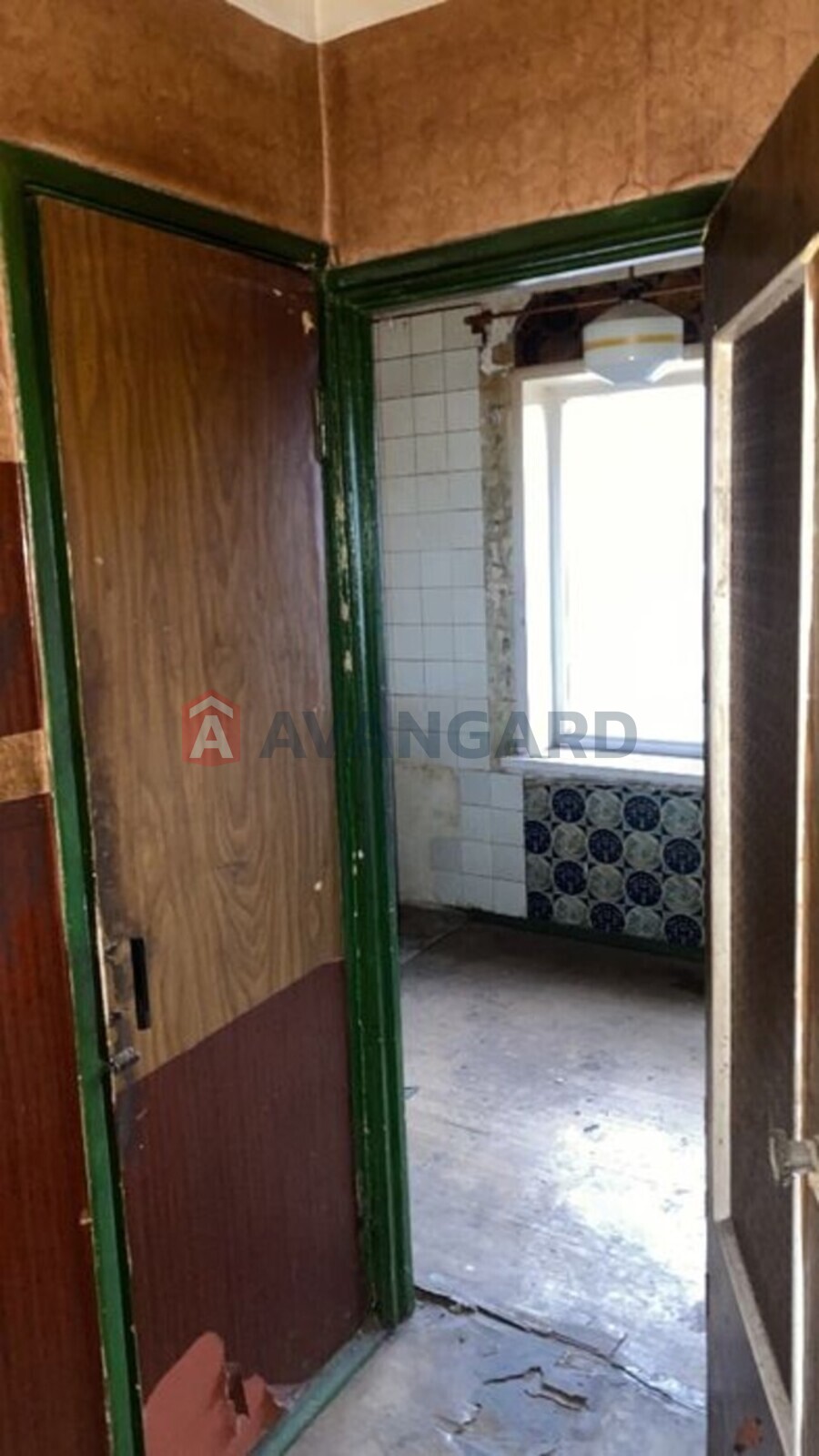 3 ��. ��������, 70/-/8 ��. �., 5/9 ������ ���� 12