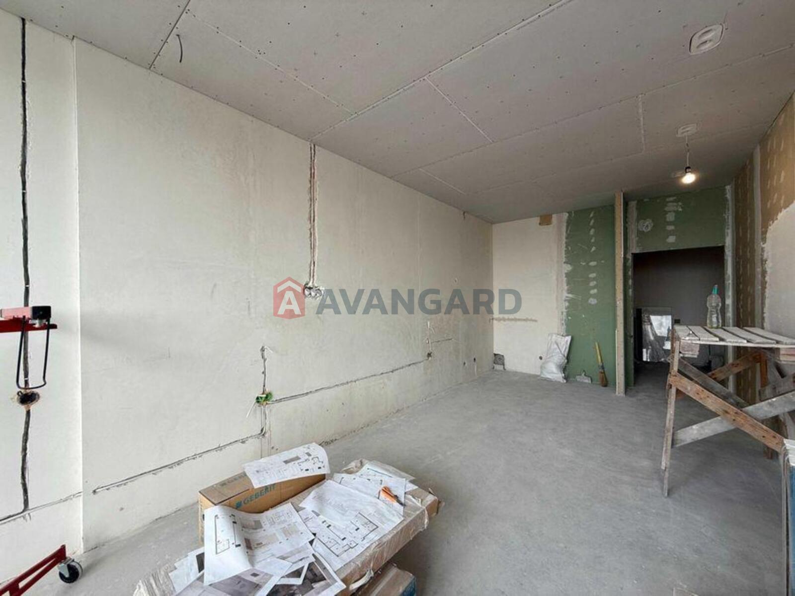 3 ��. ��������, 117/-/30 ��. �., 24/30 ������ ���� 9