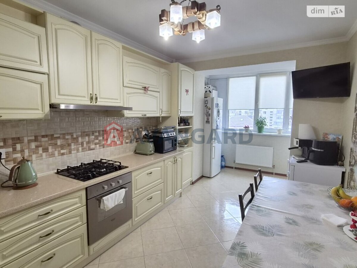 2 ��. ��������, 92/60/20 ��. �., 3/9 ������ ���� 5