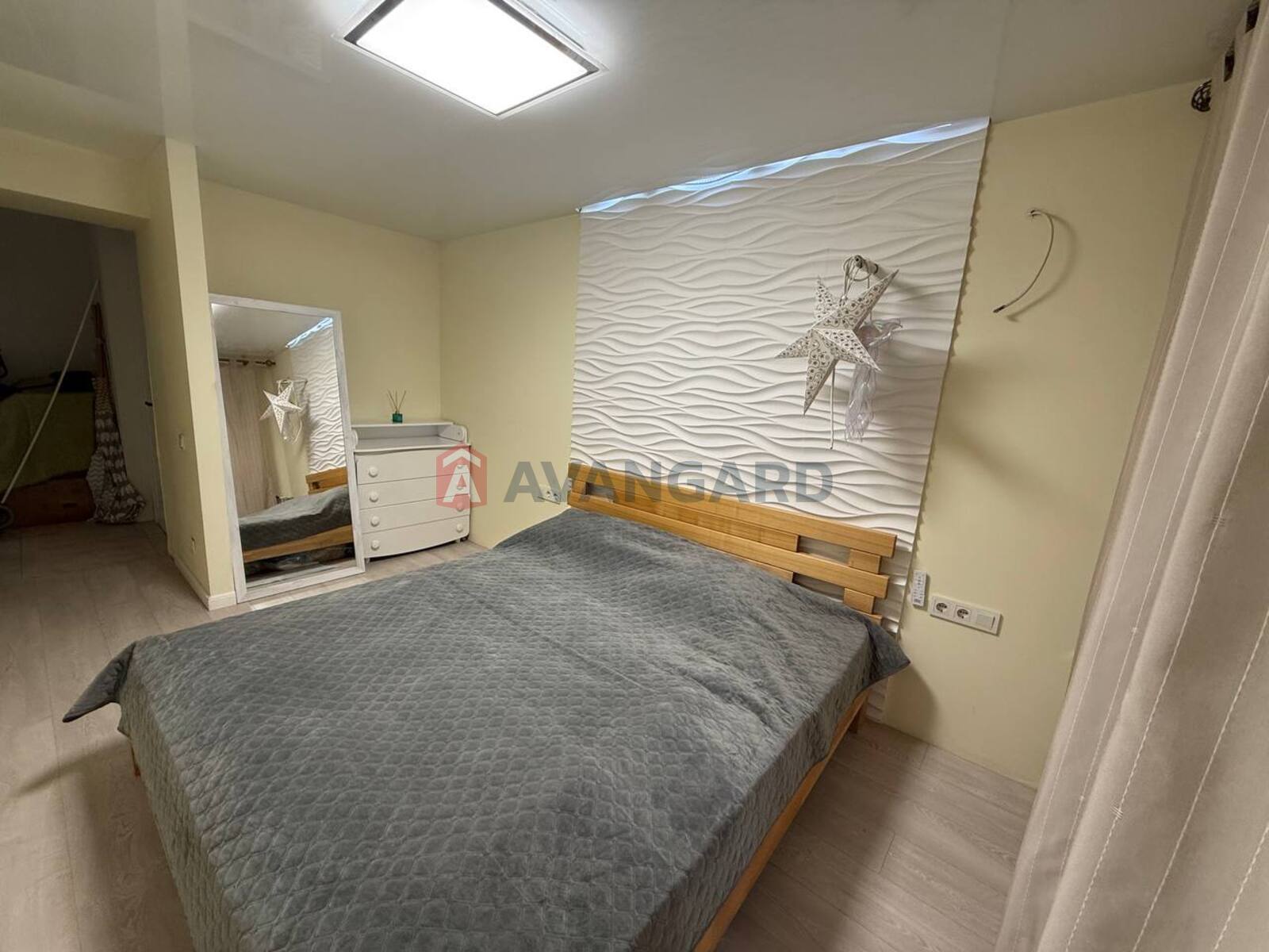 3 ����. ��������, 67/40/10 ��. �., 4/9 ���� ���� 11