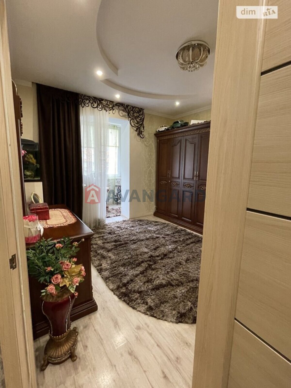 1 ����. ��������, 45/19/15 ��. �., 8/12 ���� ���� 2