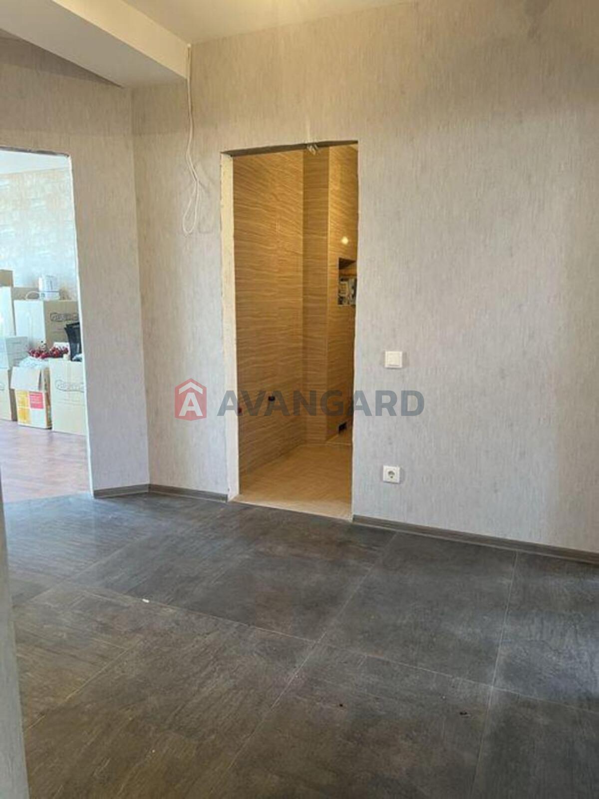 3 ����. ��������, 133/-/17 ��. �., 5/5 ���� ���� 5