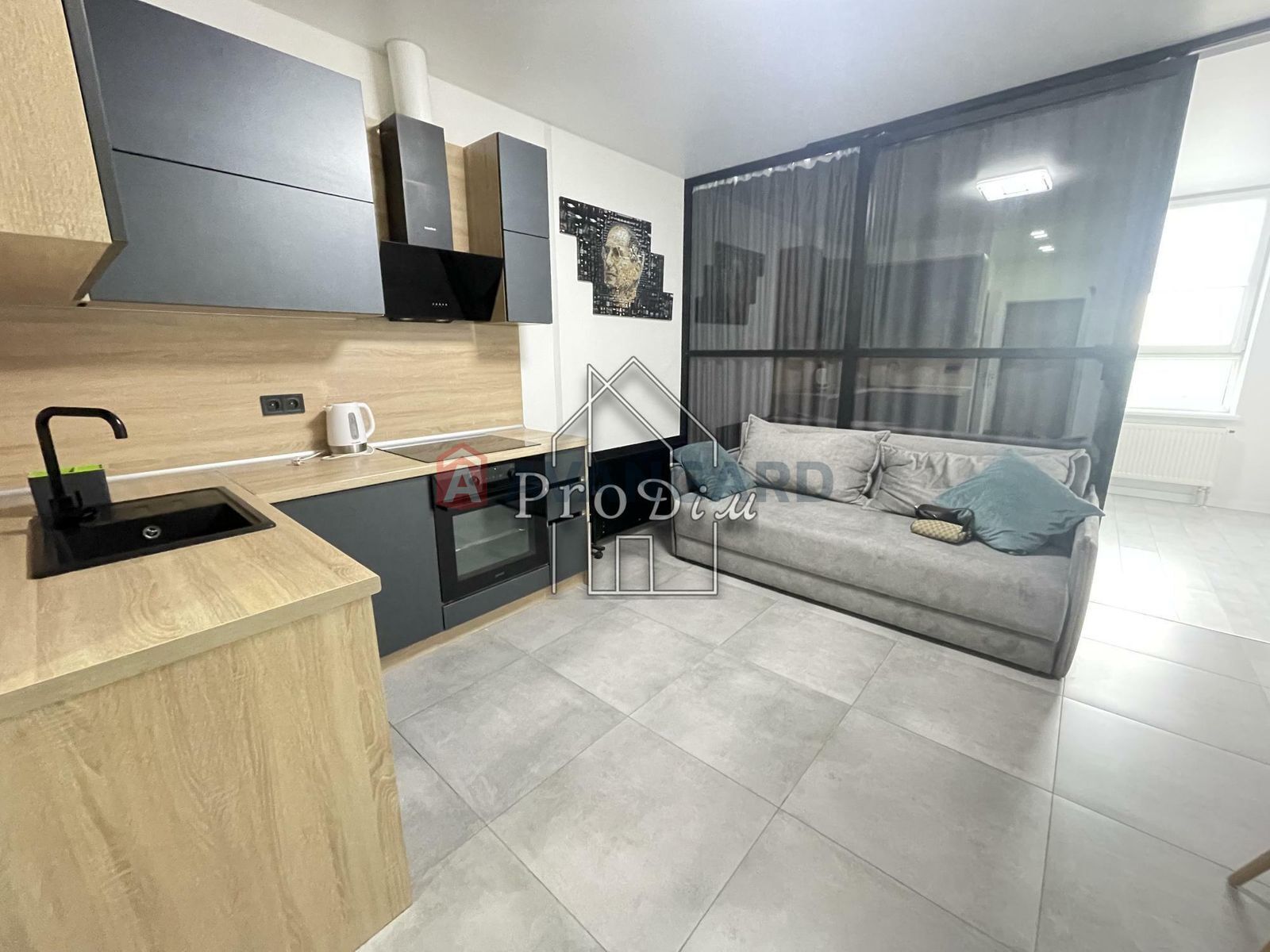 1 ��. ��������, 37/23/11 ��. �., 15/28 ������ ���� 4