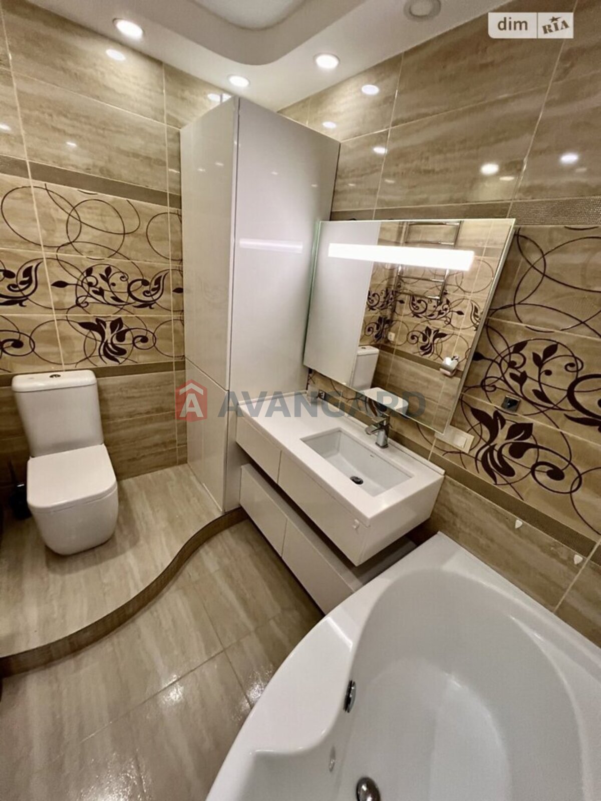 4 ��. ��������, 108/71/11 ��. �., 4/7 ������ ���� 29