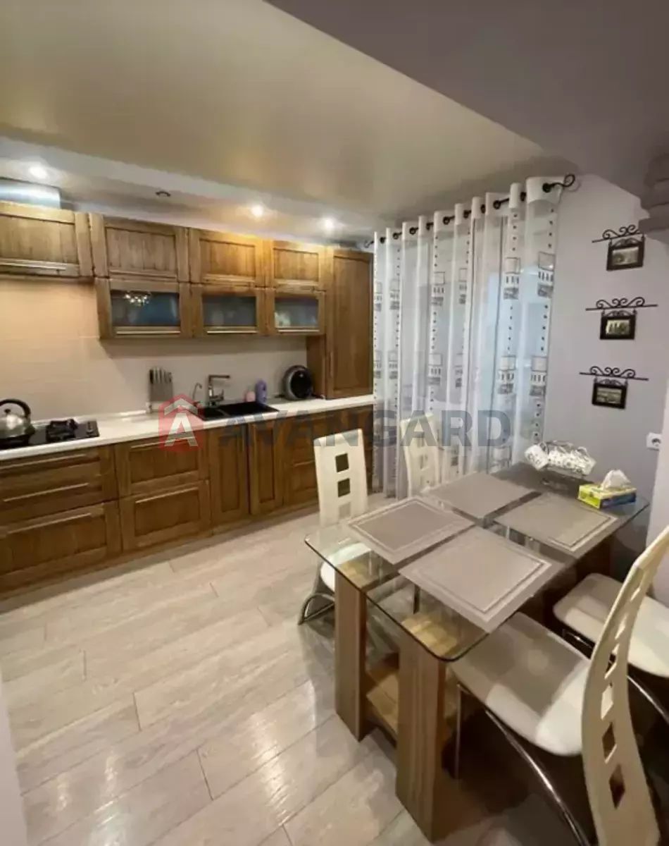 3 ��. ��������, 69/44/10 ��. �., 3/9 ������ ���� 8