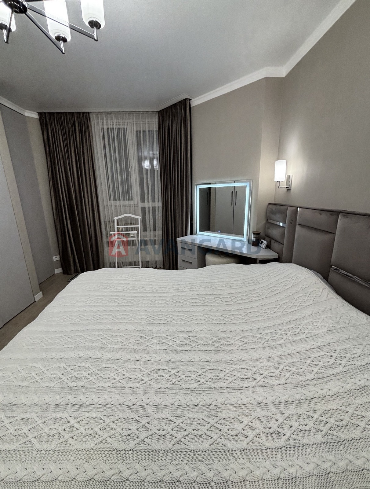 2 ��. ��������, 68/37/26 ��. �., 3/10 ������ ���� 14