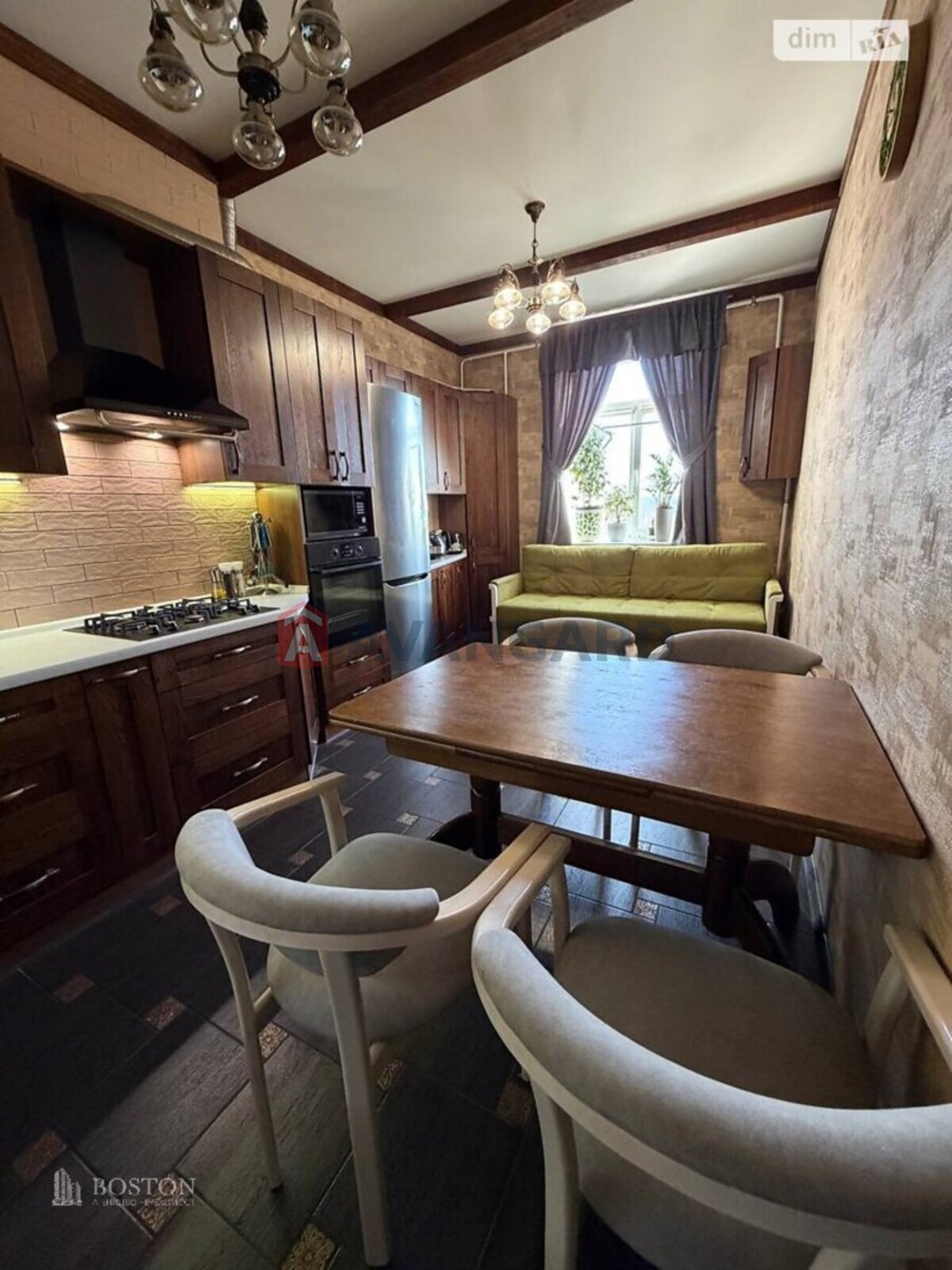 2 ��. ��������, 73/35/17 ��. �., 6/6 ������ ���� 4