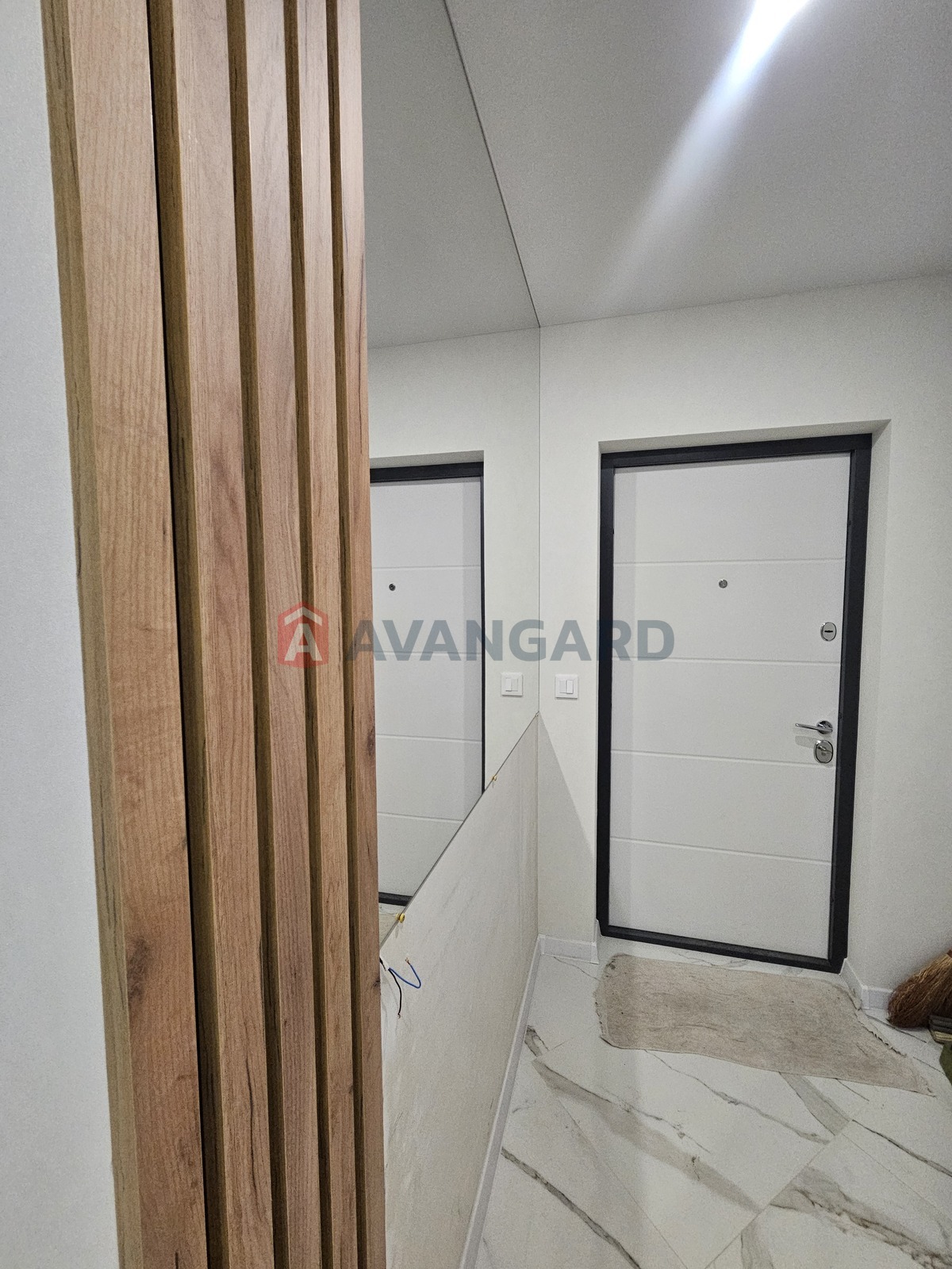 2 ��. ��������, 54/-/18 ��. �., 8/10 ������ ���� 14