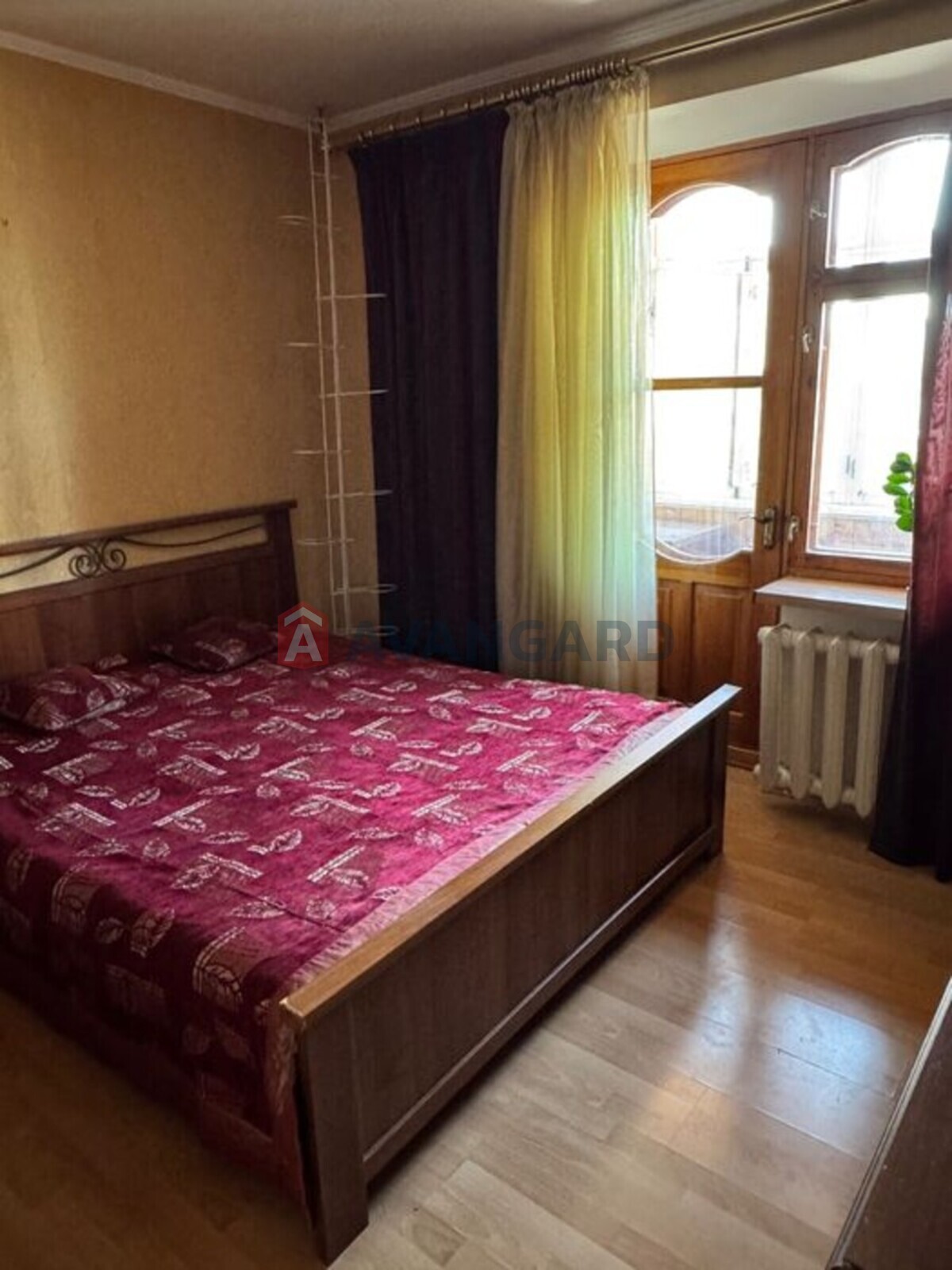 3 ��. ��������, 72/-/8 ��. �., 7/10 ������ ���� 8