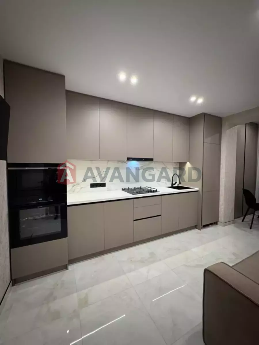 2 ��. ��������, 46/-/- ��. �., 8/10 ������ ���� 1