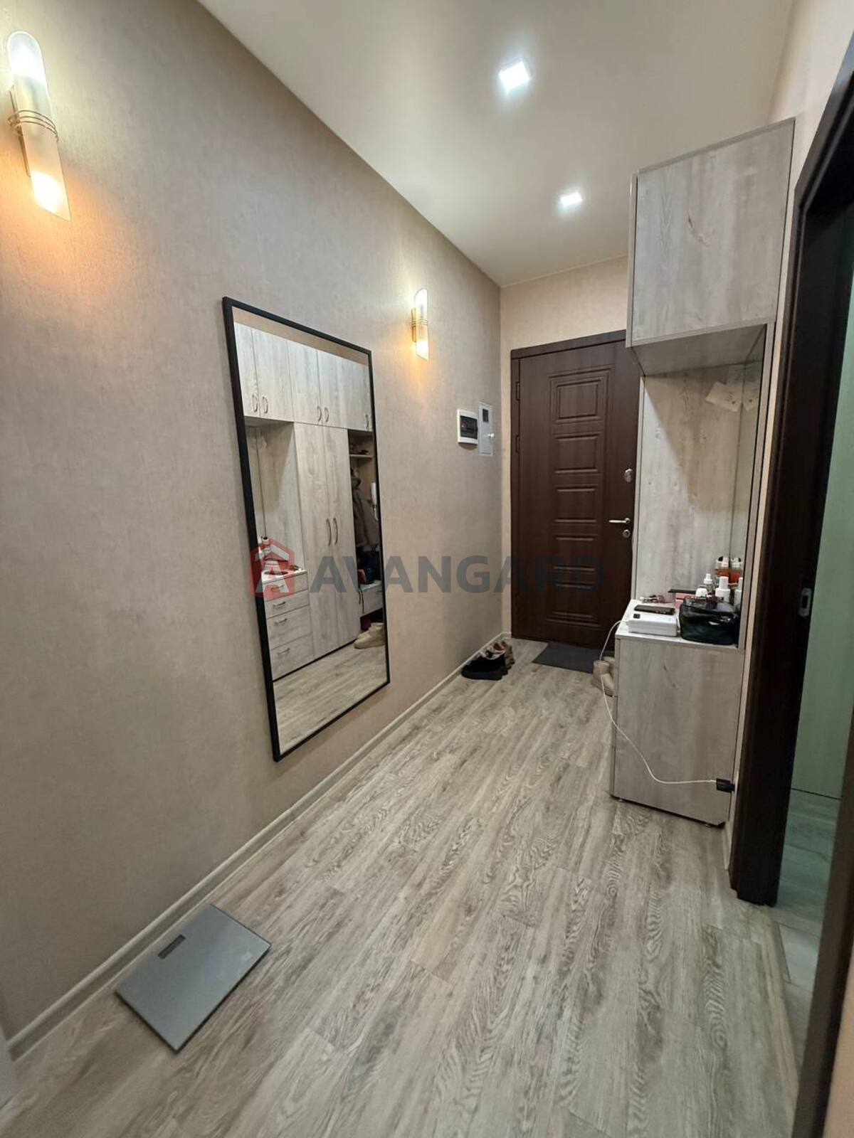 2 ��. ��������, 54/35/8 ��. �., 5/5 ������ ���� 3